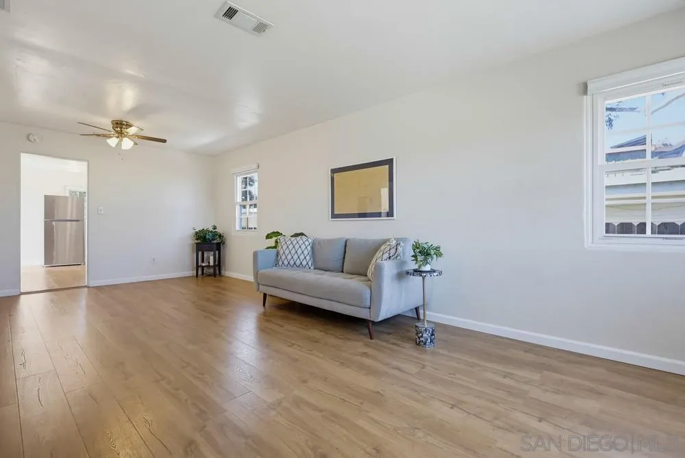 https://cdn.realtyfeed.com/cdn/127/260025267/f267f4d2f4e4ad009af27ff5bd5639a3.webp