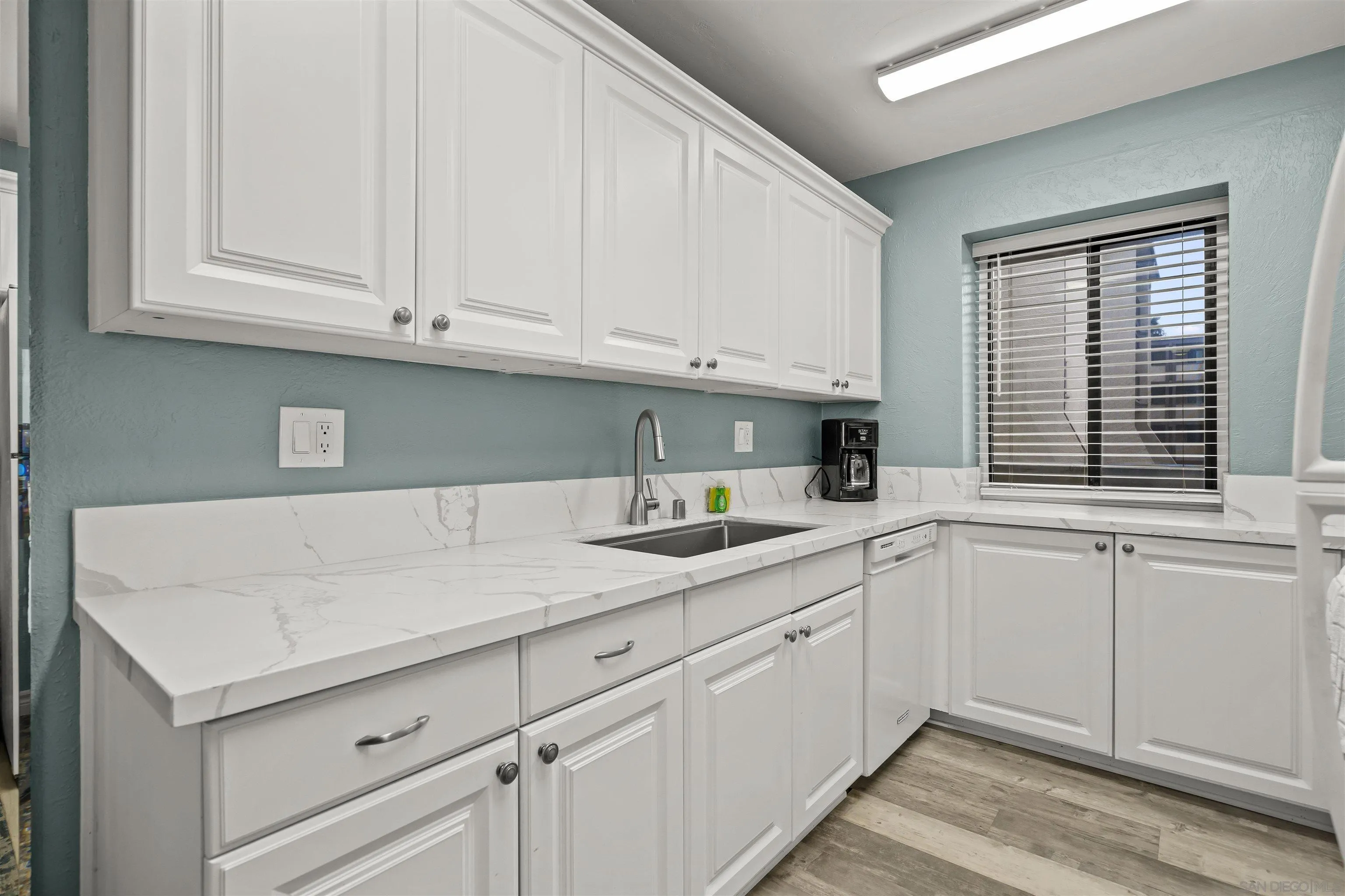 https://cdn.realtyfeed.com/cdn/127/260025275/58bc682cb7f96885ea0466e3317814ce.webp