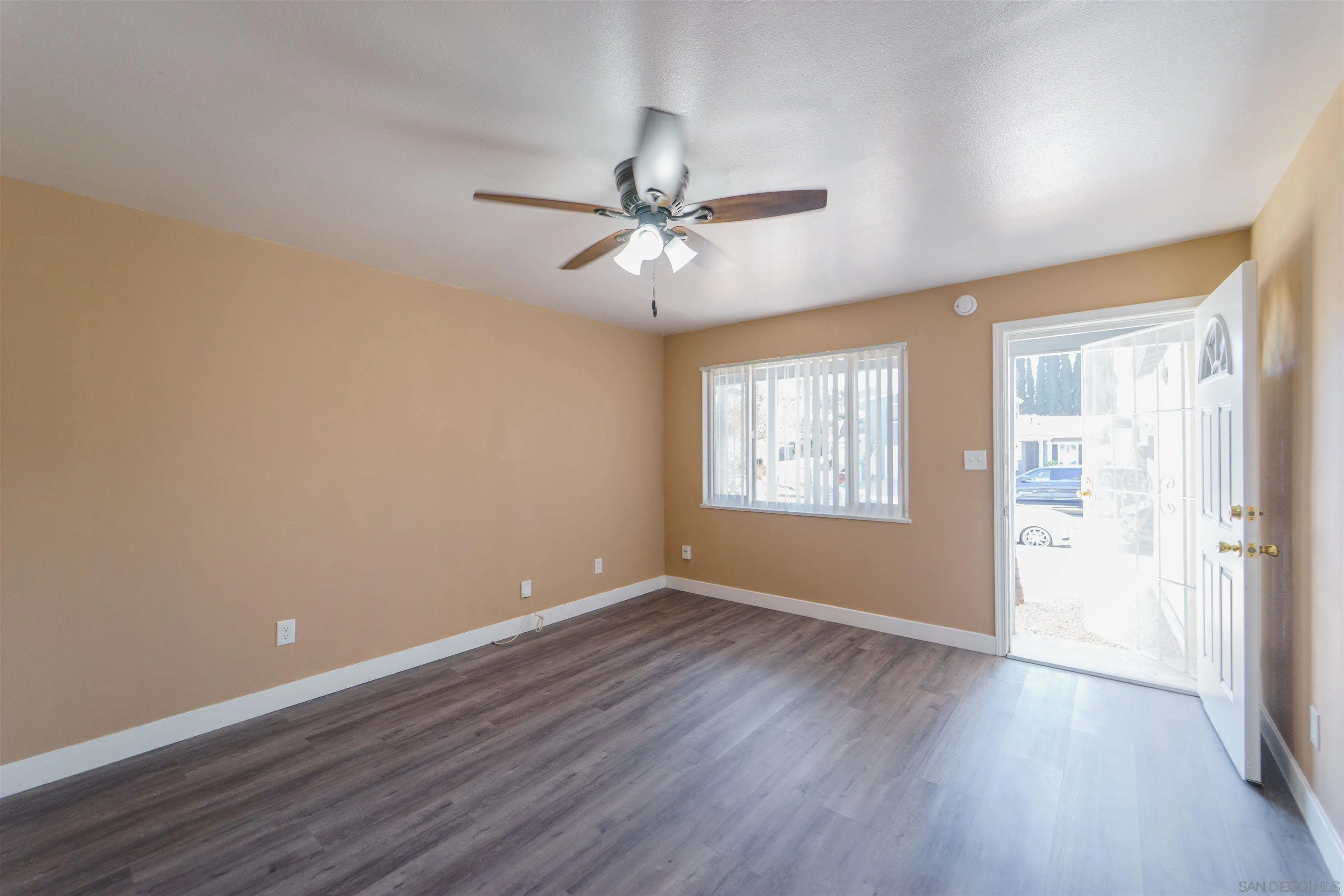 6080-82 Horton, La Mesa, CA 91942