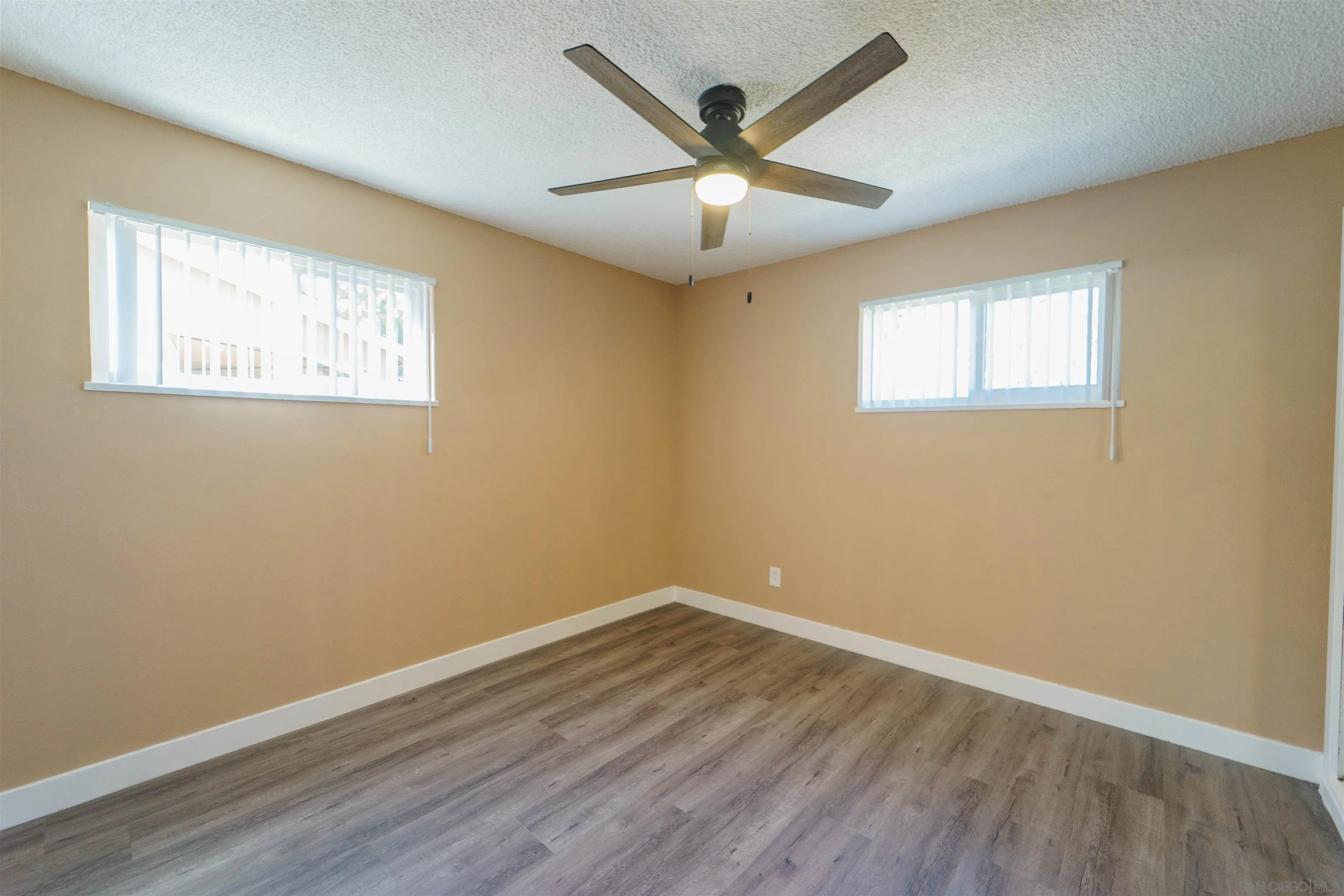 6080-82 Horton, La Mesa, CA 91942