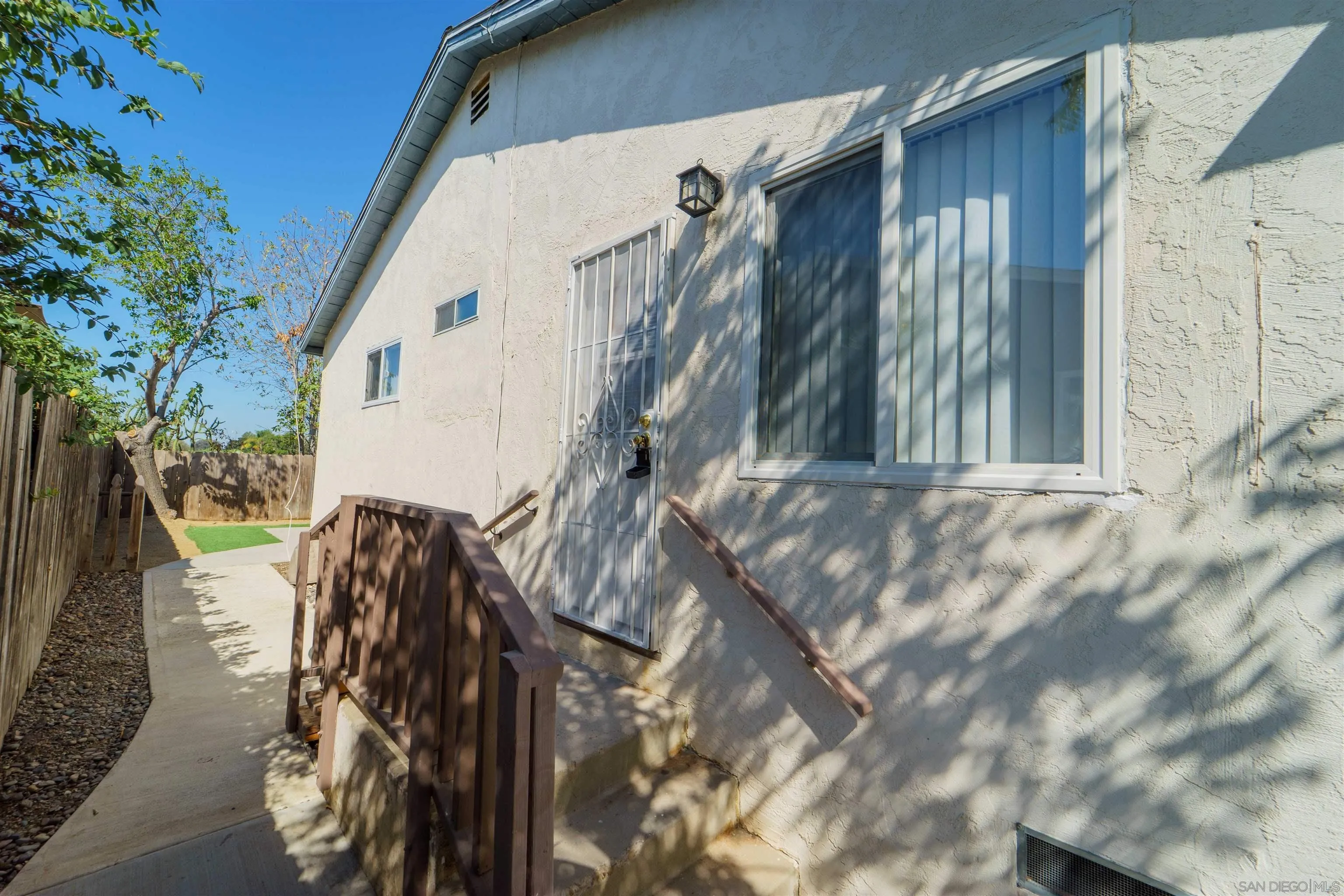 6080-82 Horton, La Mesa, CA 91942