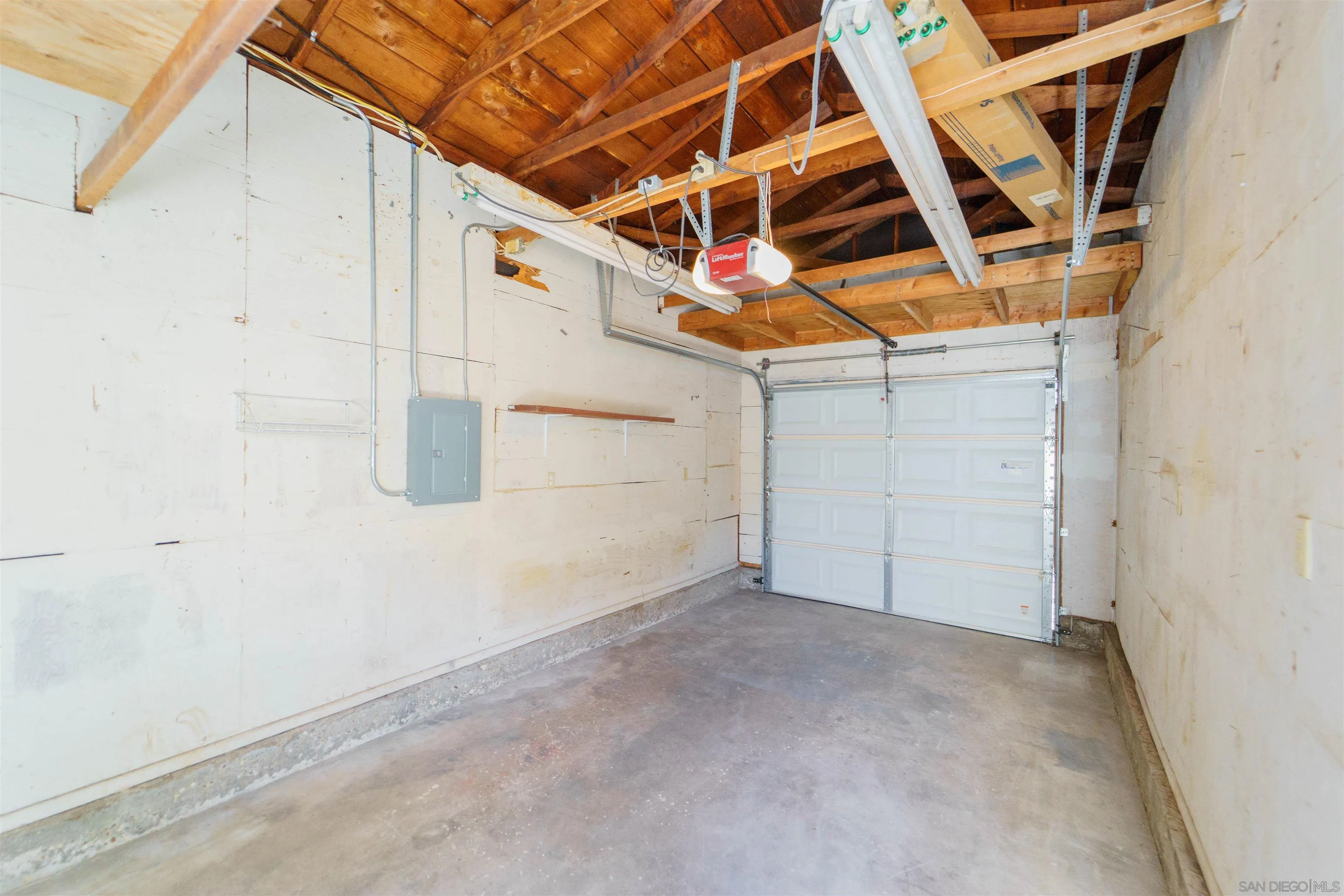 6080-82 Horton, La Mesa, CA 91942