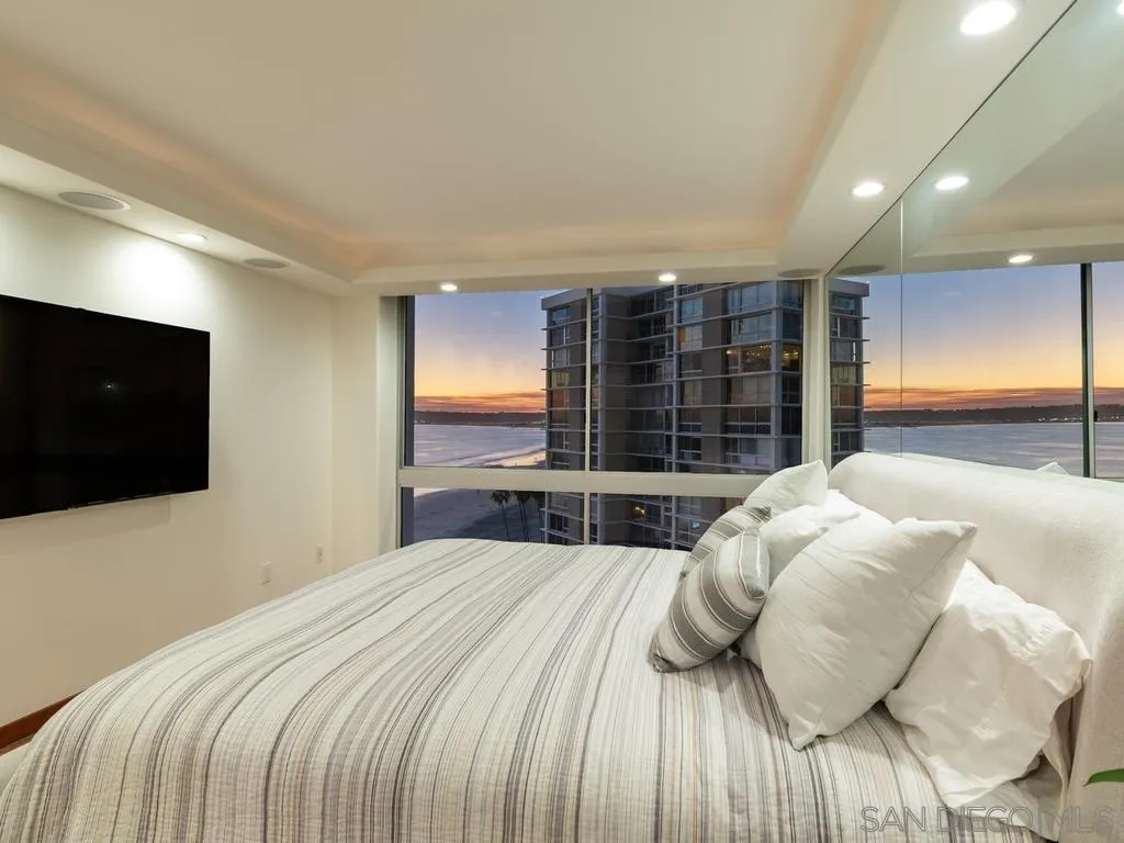 1730 Avenida del Mundo, #1008, Coronado, CA 92118