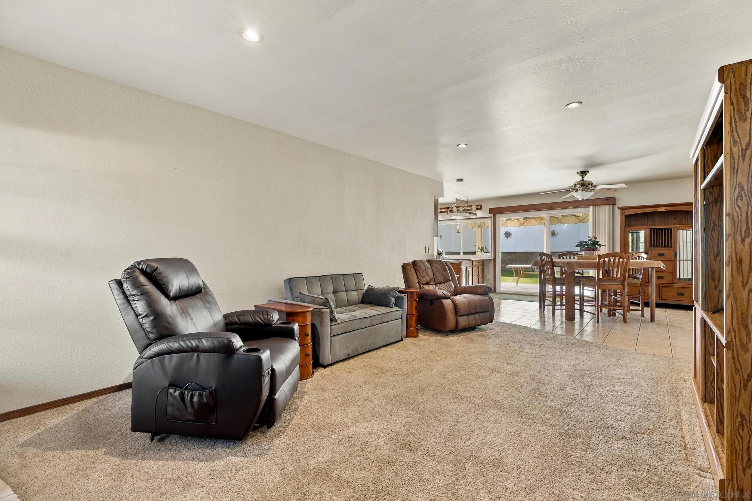 https://cdn.realtyfeed.com/cdn/127/260025290/5ec28ab47095d69d3bea7a9fe2e38281.webp