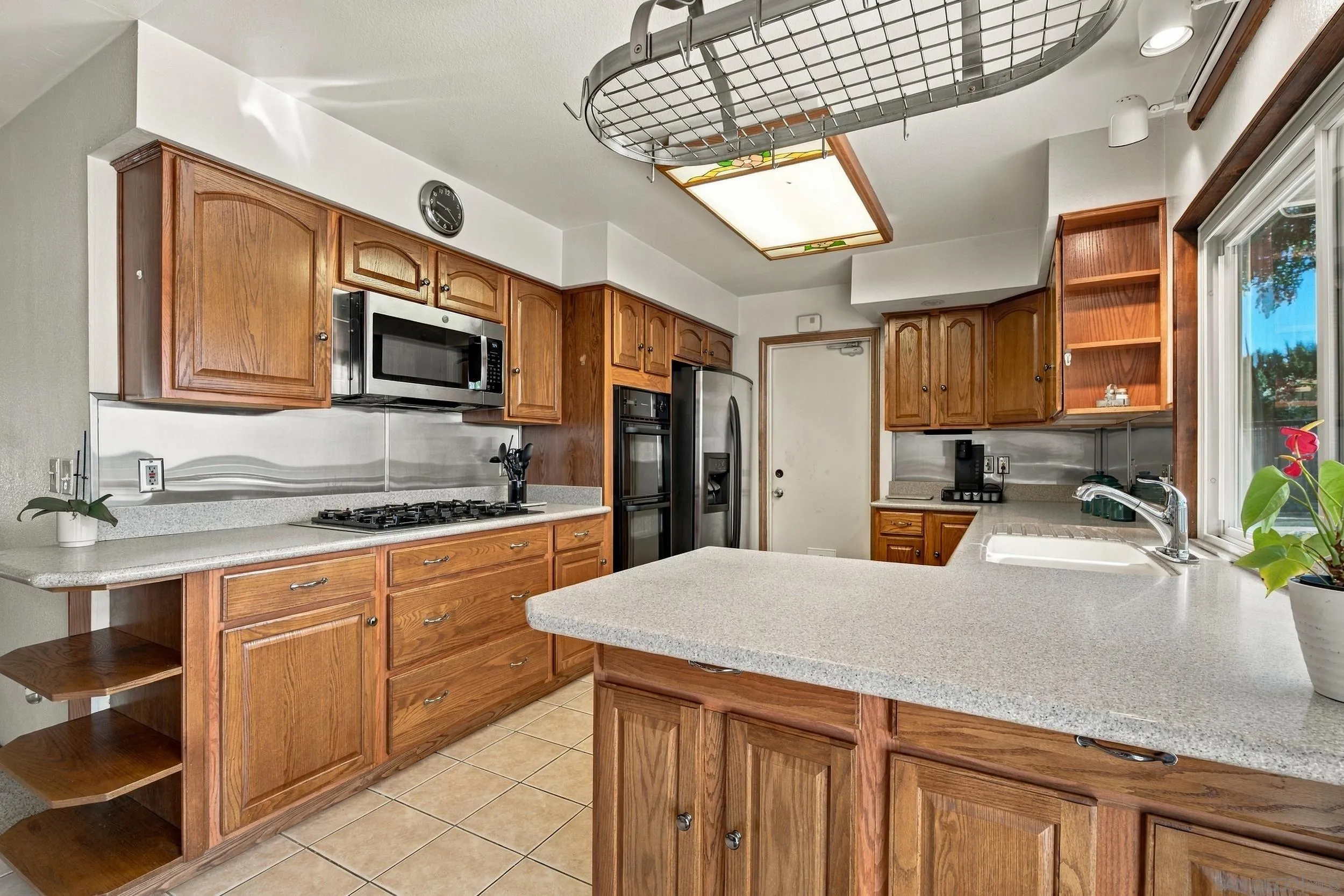 https://cdn.realtyfeed.com/cdn/127/260025290/faa29eb4160b34d75cbd5065e131edf8.webp