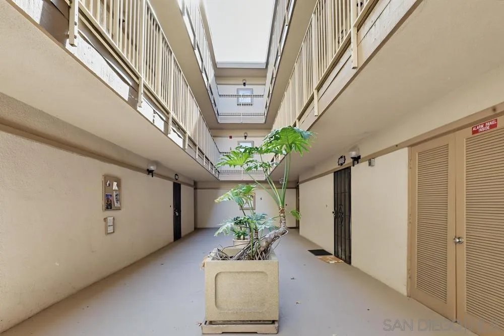 https://cdn.realtyfeed.com/cdn/127/260025294/04641ad50e1ce43bf0abea0fa8da9127.webp