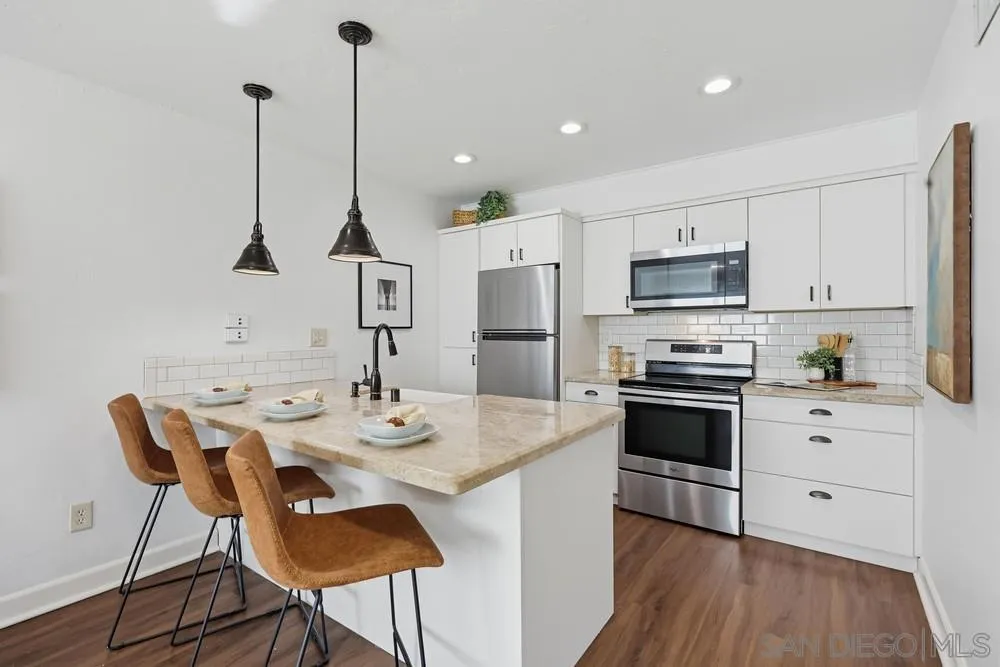 https://cdn.realtyfeed.com/cdn/127/260025294/4d697a121312a171d7a7098b1e41cccf.webp