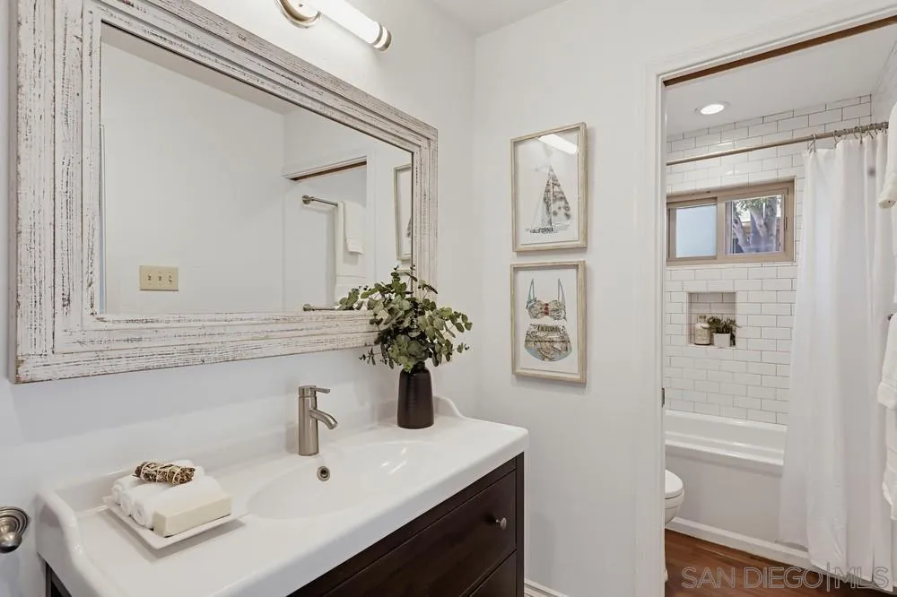https://cdn.realtyfeed.com/cdn/127/260025294/de0306047c5742f7e9d9f9f6a3c06847.webp