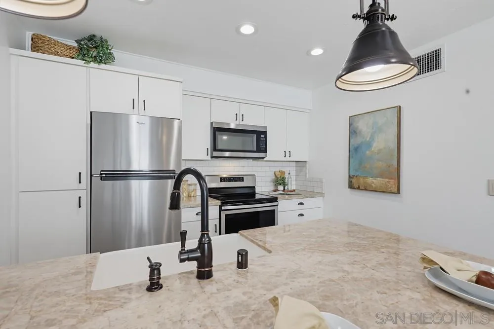 https://cdn.realtyfeed.com/cdn/127/260025294/fdcc8aefb3267005e6b33abf1a88ae39.webp