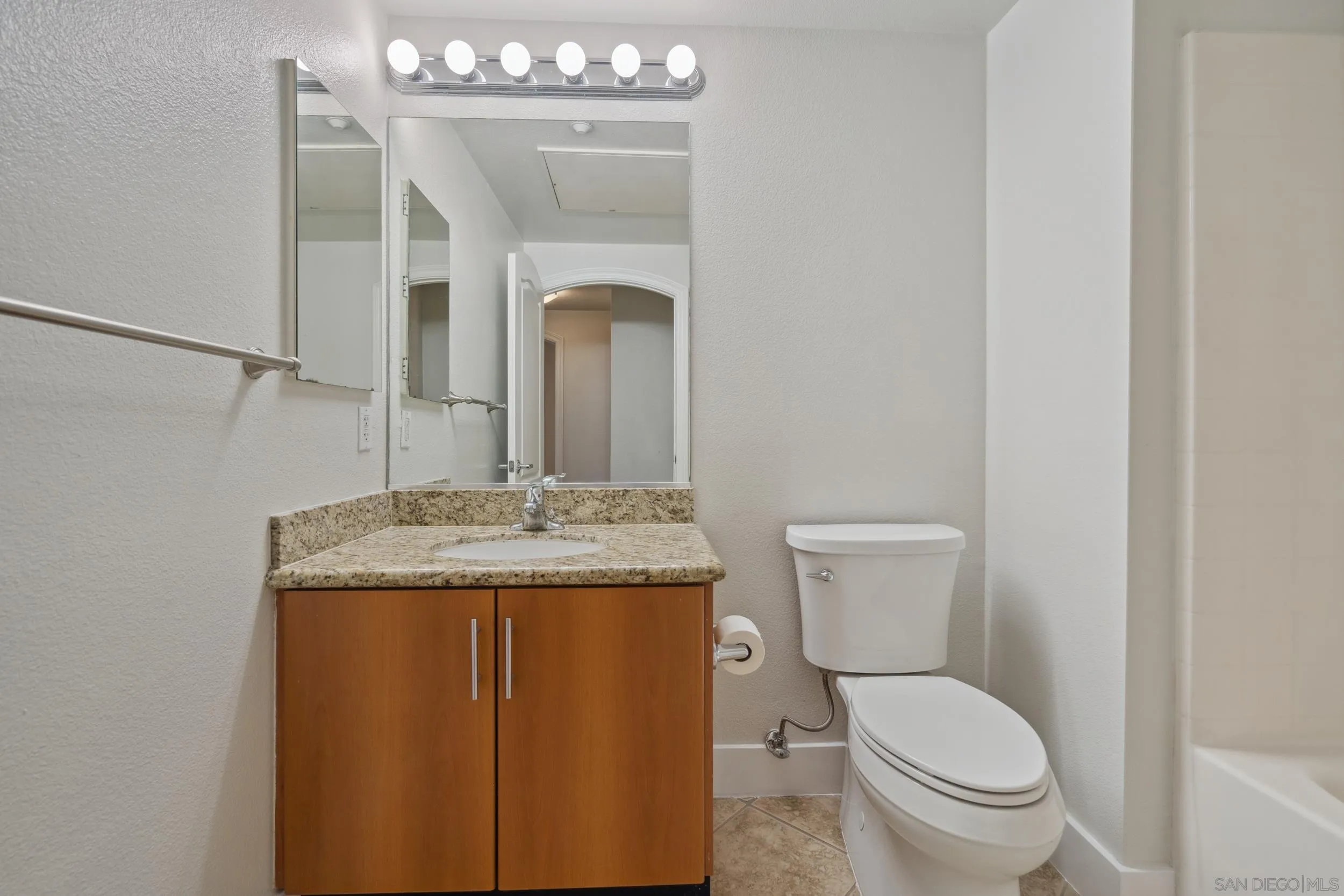 550 Park Blvd, #2306, San Diego, CA 92101 550 Park Blvd, #2306, San Diego, CA 92101