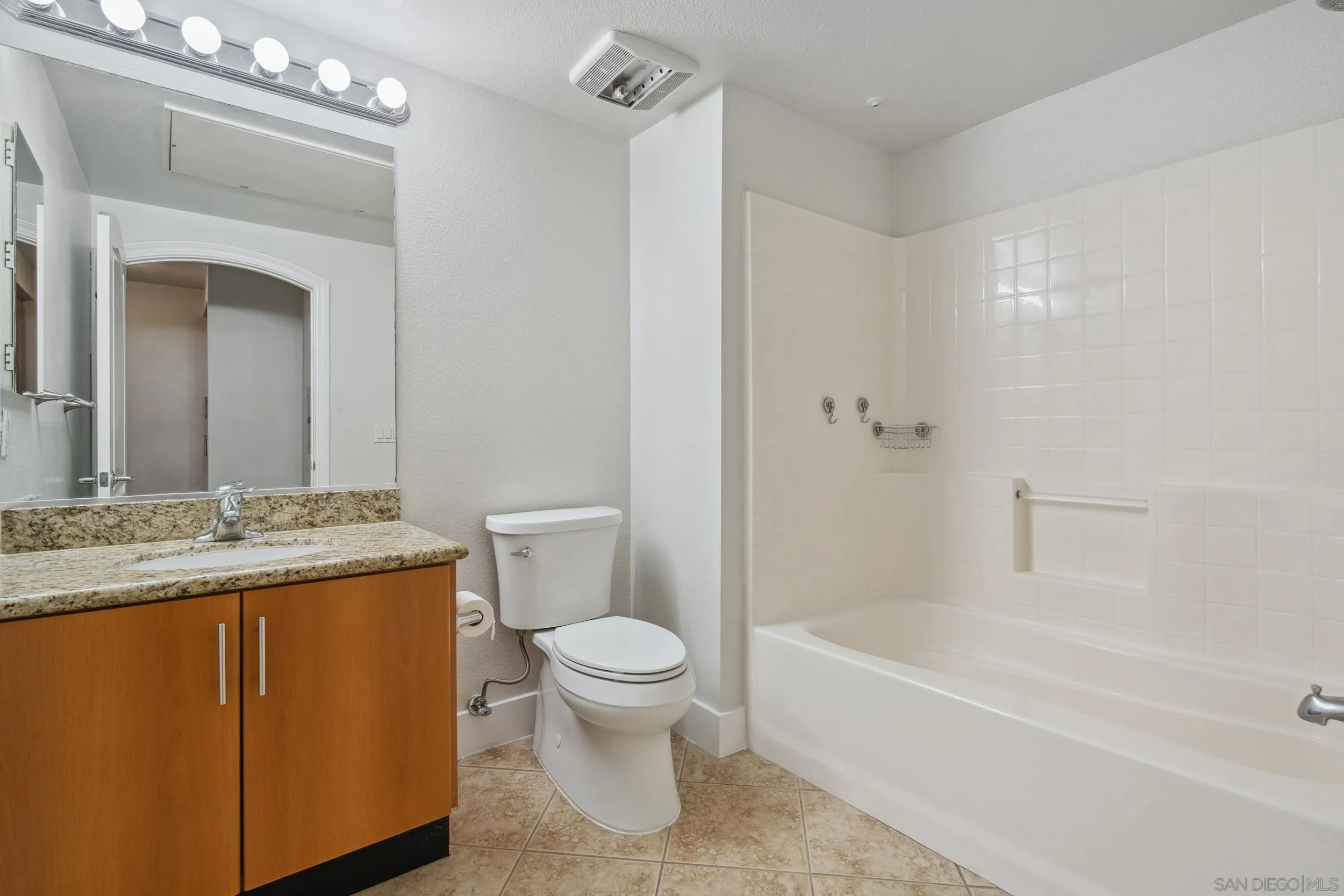 550 Park Blvd, #2306, San Diego, CA 92101 550 Park Blvd, #2306, San Diego, CA 92101