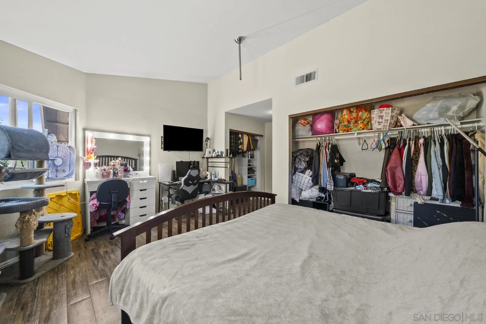 https://cdn.realtyfeed.com/cdn/127/260025308/67042647ec7d734c2b232c3be774029e.webp