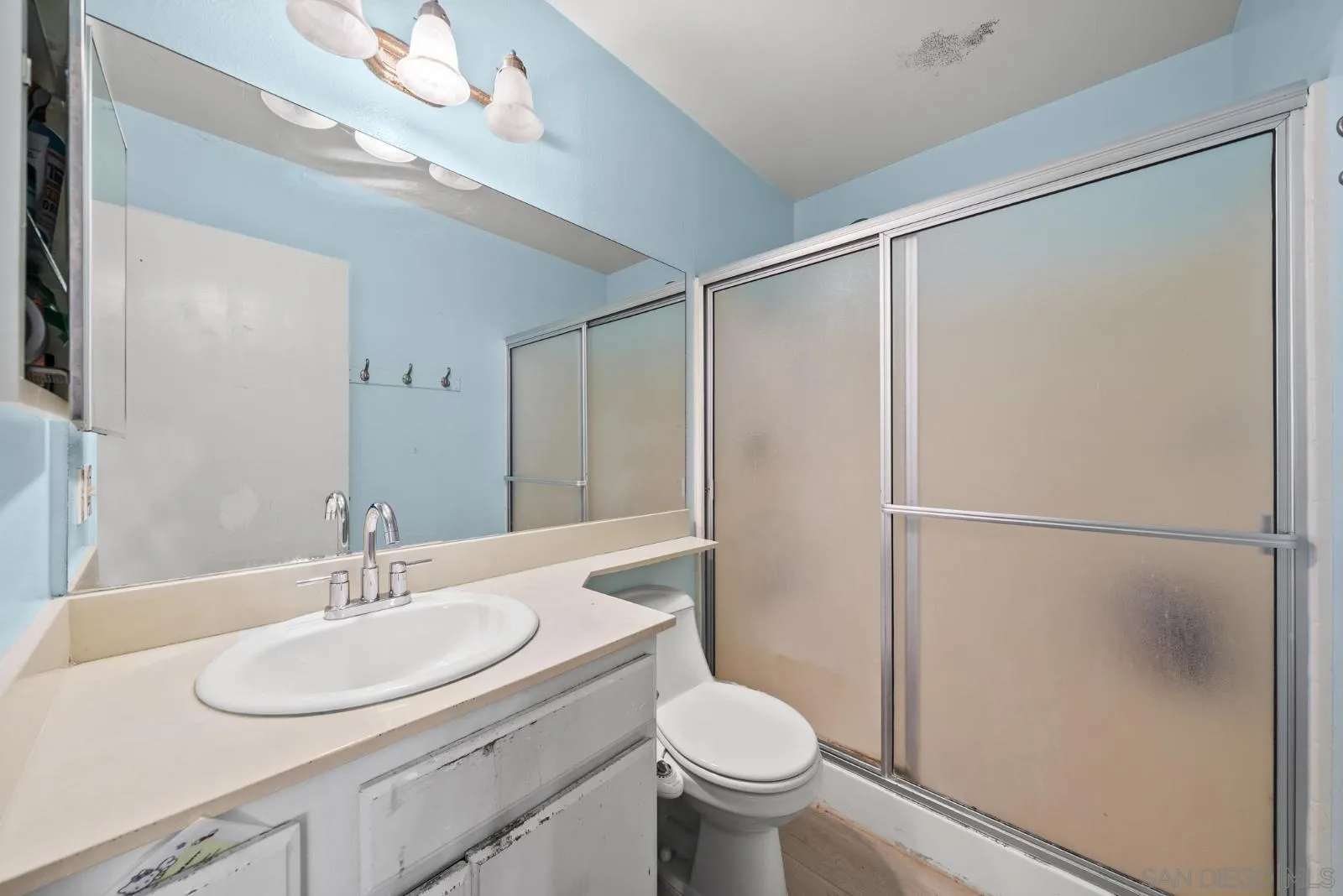 https://cdn.realtyfeed.com/cdn/127/260025308/8b0d073778c4e011261597bf06cd85e4.webp