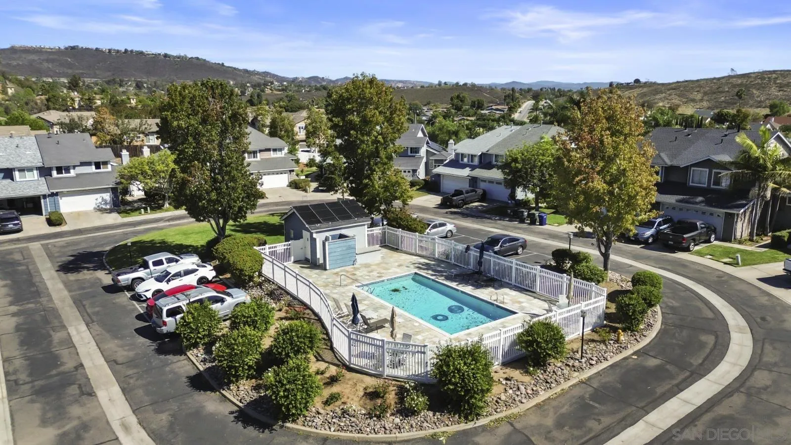 https://cdn.realtyfeed.com/cdn/127/260025308/bec7c5a42cd9d4b6627505363a4ffd72.webp