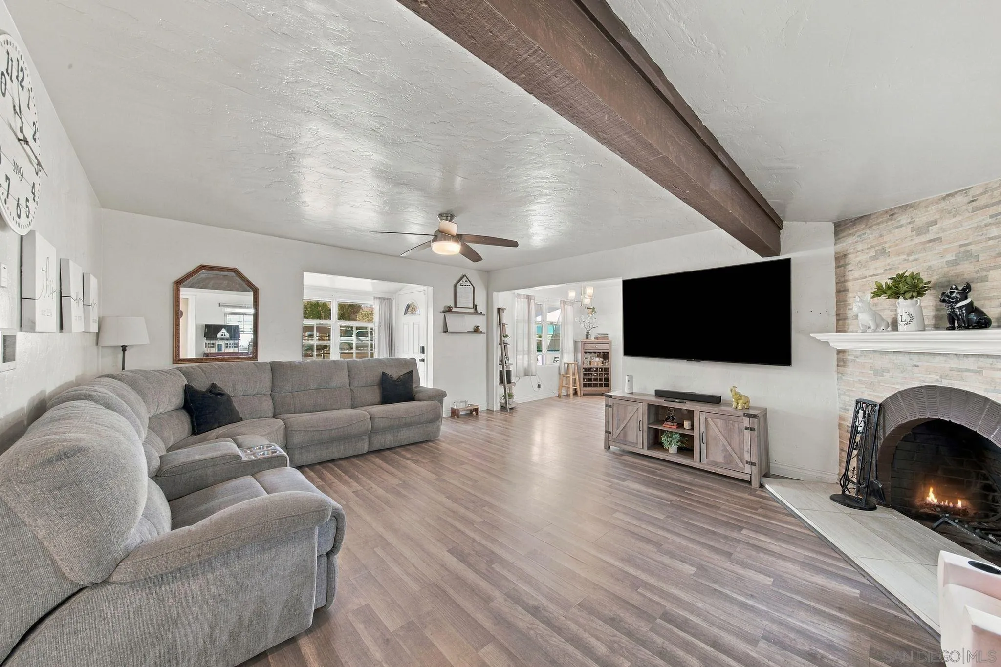 https://cdn.realtyfeed.com/cdn/127/260025310/0a9e85c341a17d01e4fa844ac058333c.webp
