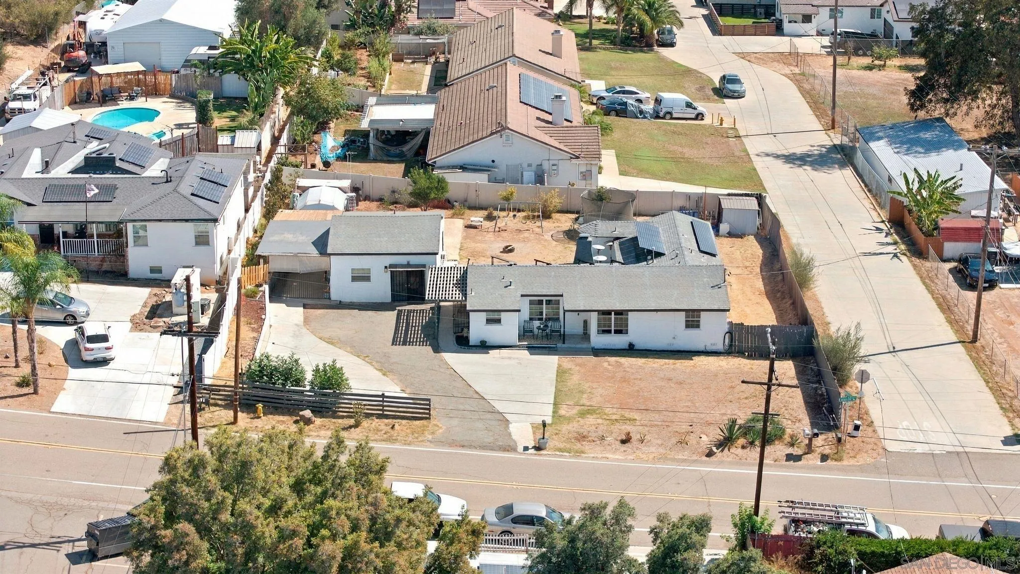 https://cdn.realtyfeed.com/cdn/127/260025310/93399ed10c8403cddb145fb3e5e323f1.webp