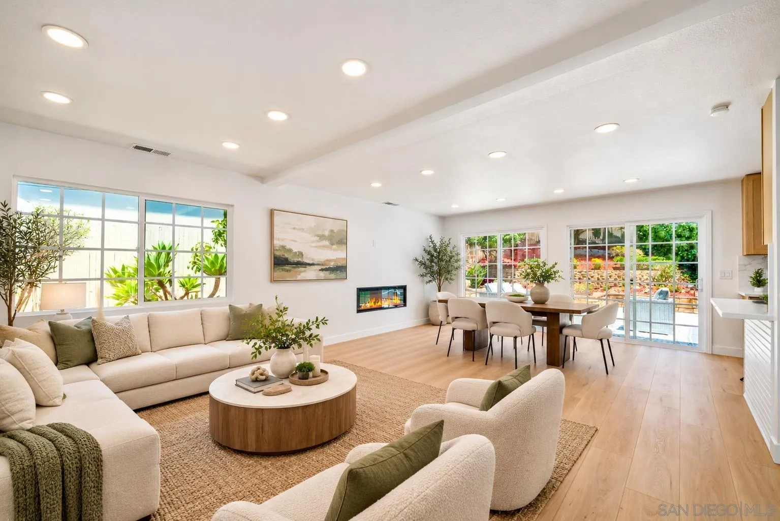 https://cdn.realtyfeed.com/cdn/127/260025314/912c79baacf6a20225f185cd2d5b5a83.webp