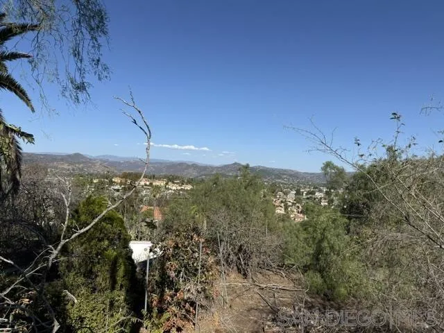 https://cdn.realtyfeed.com/cdn/127/260025315/5b3c9bbb6bf78d196d5d925dbf037ce8.webp