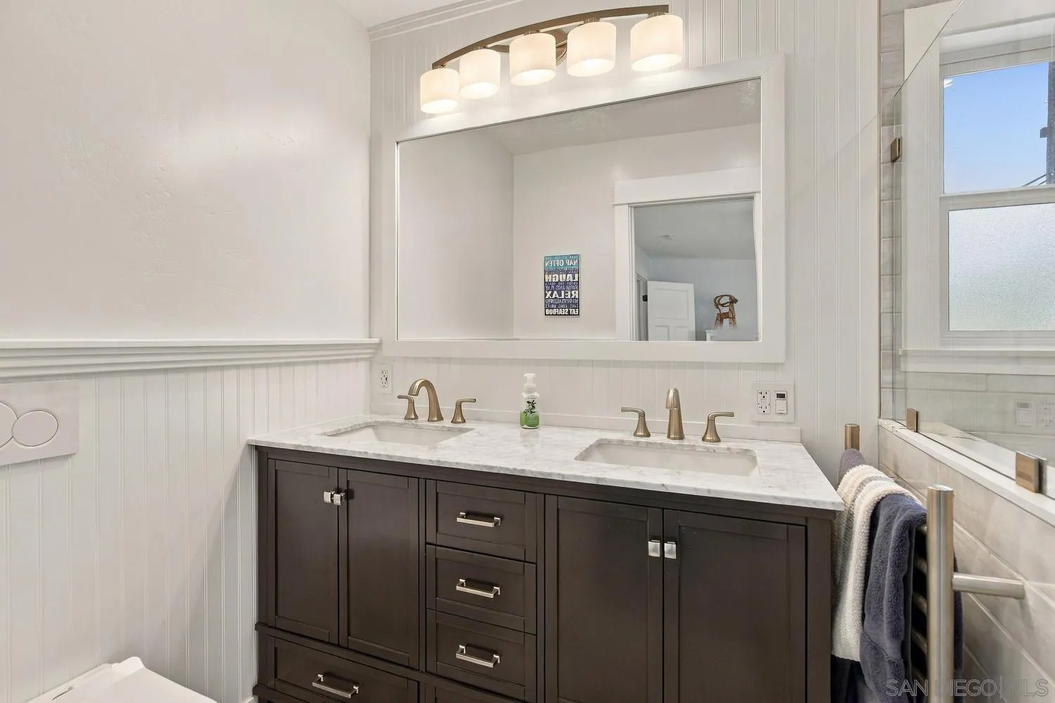https://cdn.realtyfeed.com/cdn/127/260025316/055daddf3f905bb393ade3bd83080477.webp