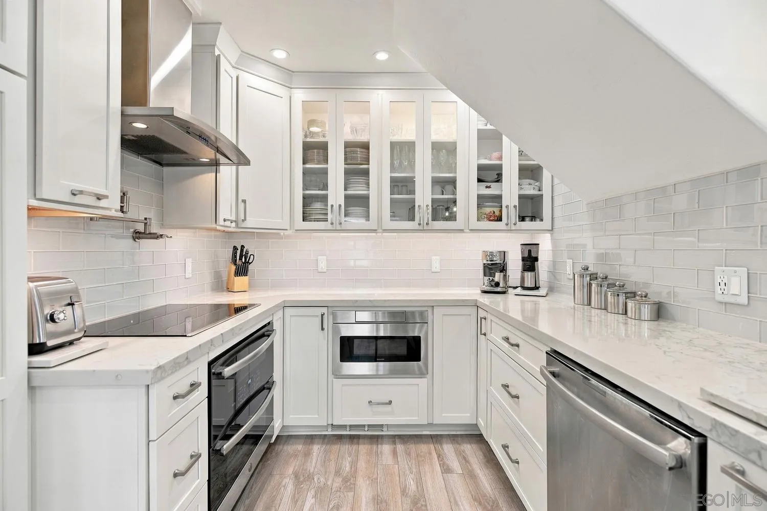 https://cdn.realtyfeed.com/cdn/127/260025316/2642861a5a5ec037a44c4129833d48d5.webp