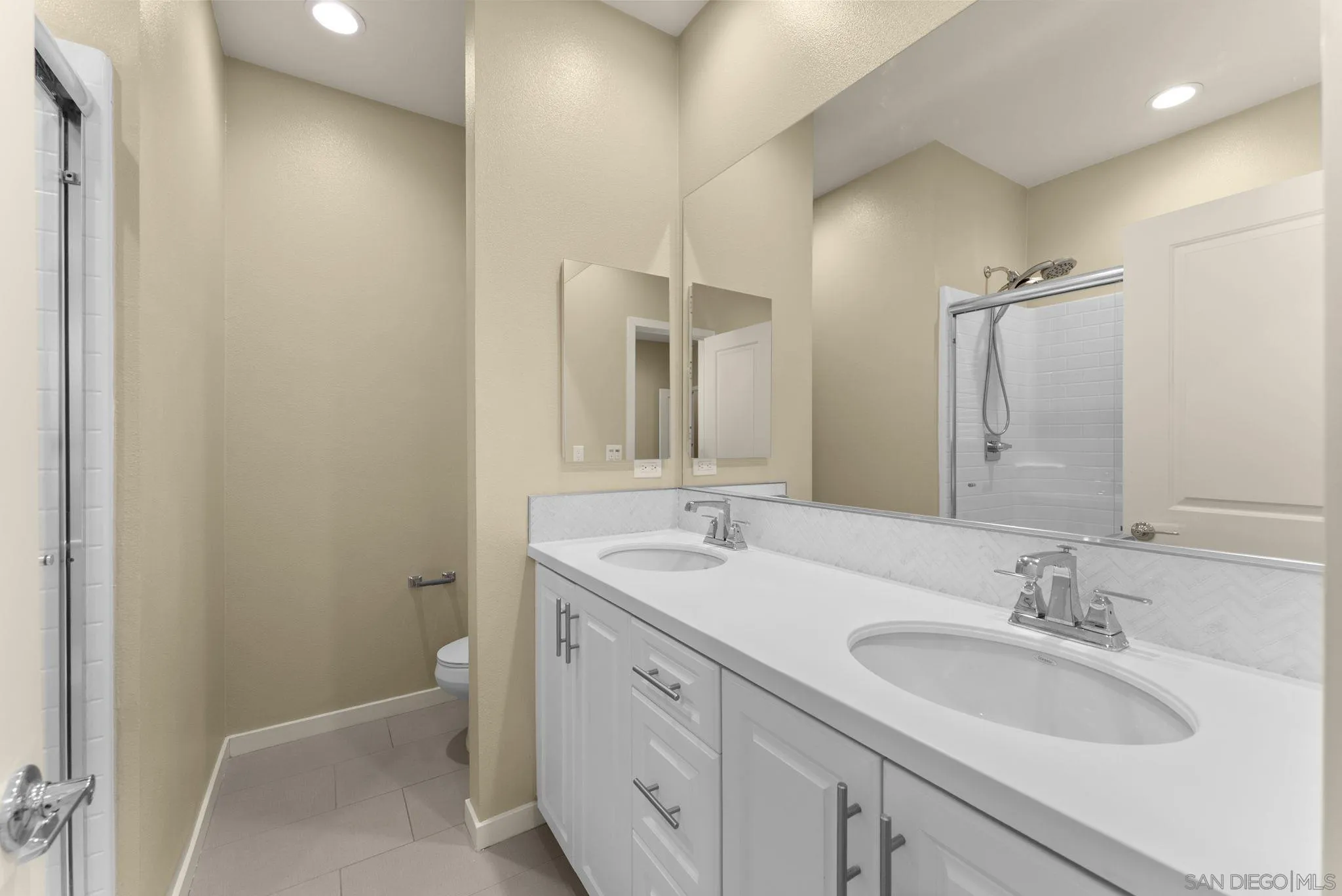 2564 S Escondido Blvd, #512, Escondido, CA 92025 2564 S Escondido Blvd, #512, Escondido, CA 92025