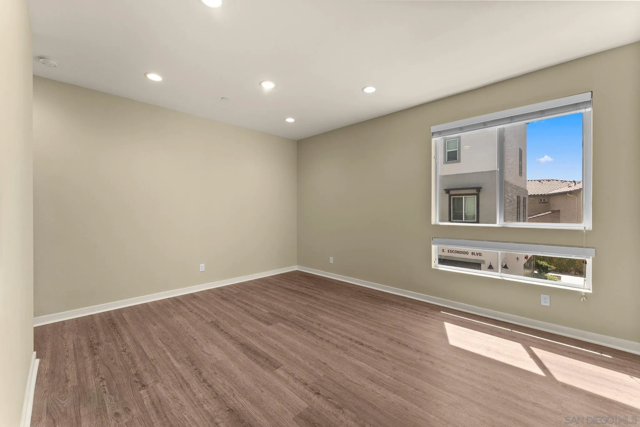 2564 S Escondido Blvd, #512, Escondido, CA 92025