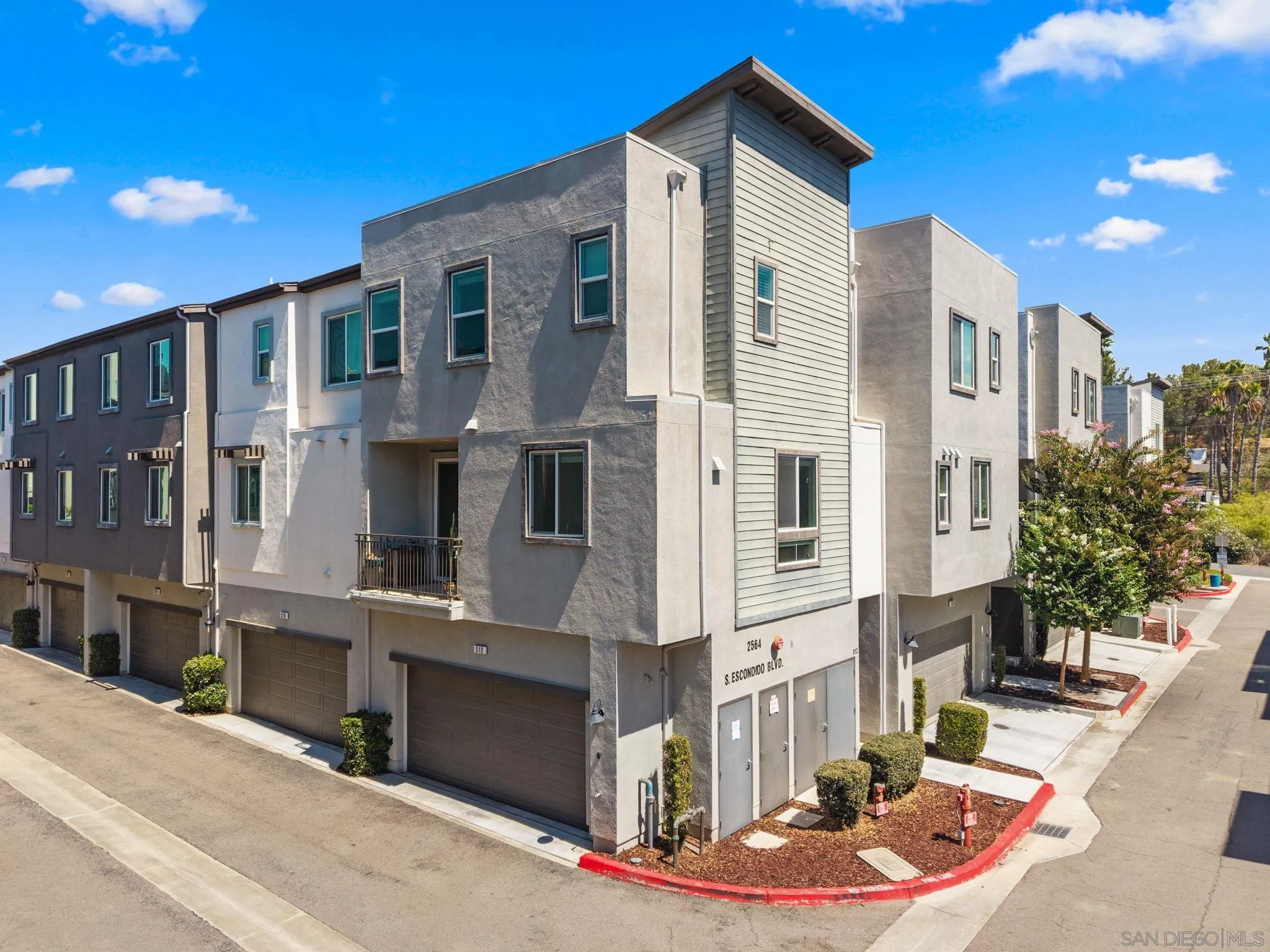 2564 S Escondido Blvd, #512, Escondido, CA 92025 2564 S Escondido Blvd, #512, Escondido, CA 92025