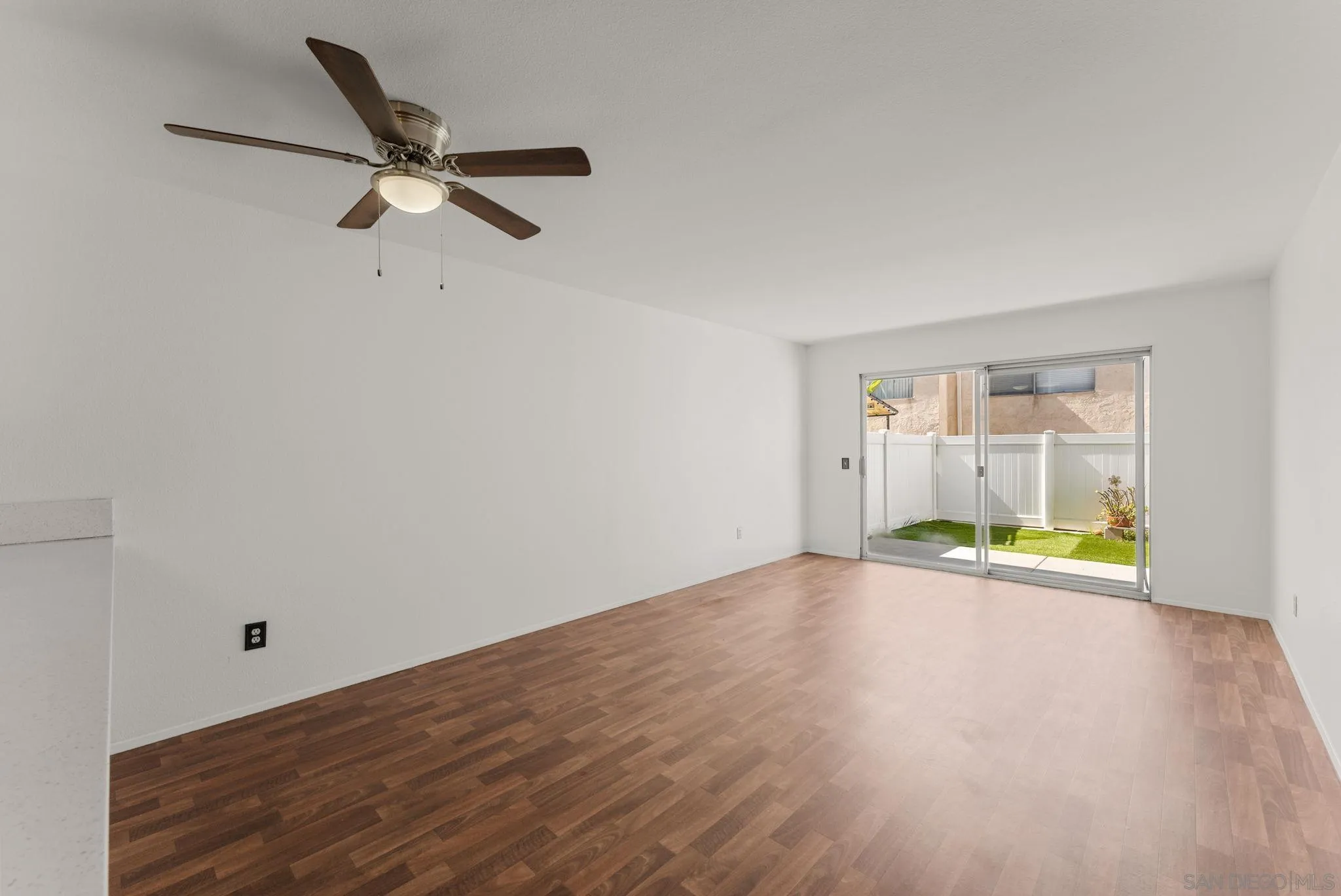 8034 Linda Vista, #1Q, San Diego, CA 92111
