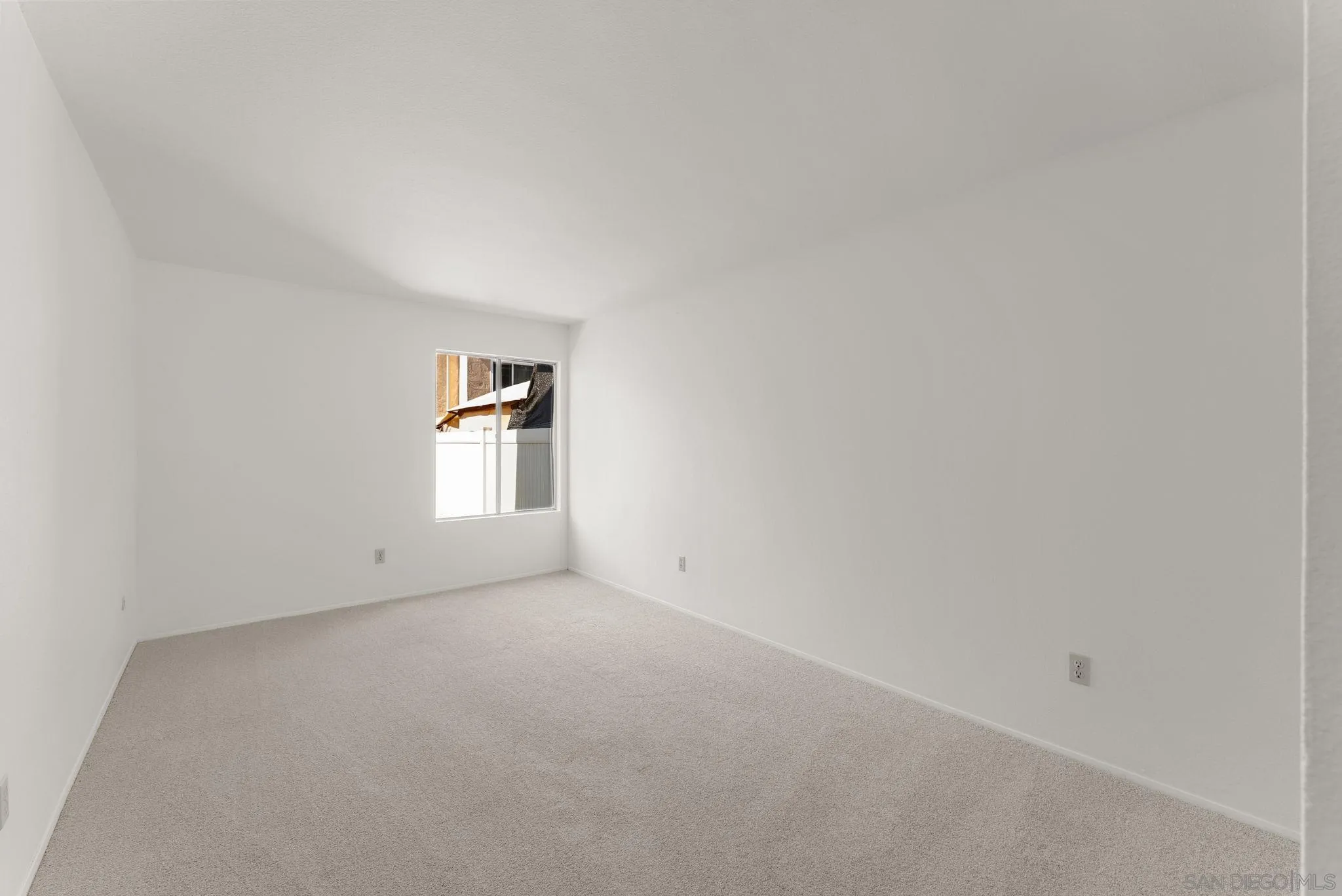 8034 Linda Vista, #1Q, San Diego, CA 92111