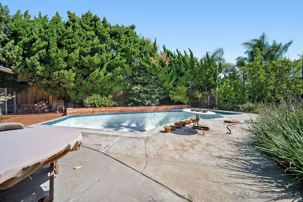 https://cdn.realtyfeed.com/cdn/127/260025333/504cdbeda54c3bde0a6456a2e534b5aa.webp
