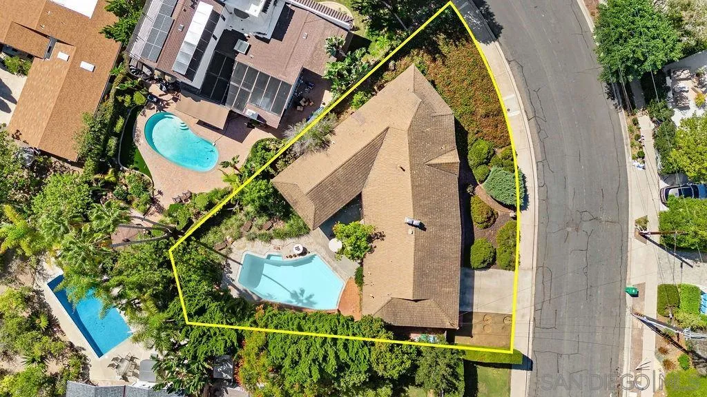 https://cdn.realtyfeed.com/cdn/127/260025333/f0ca867e155dbfc3680698f369d3f9bd.webp