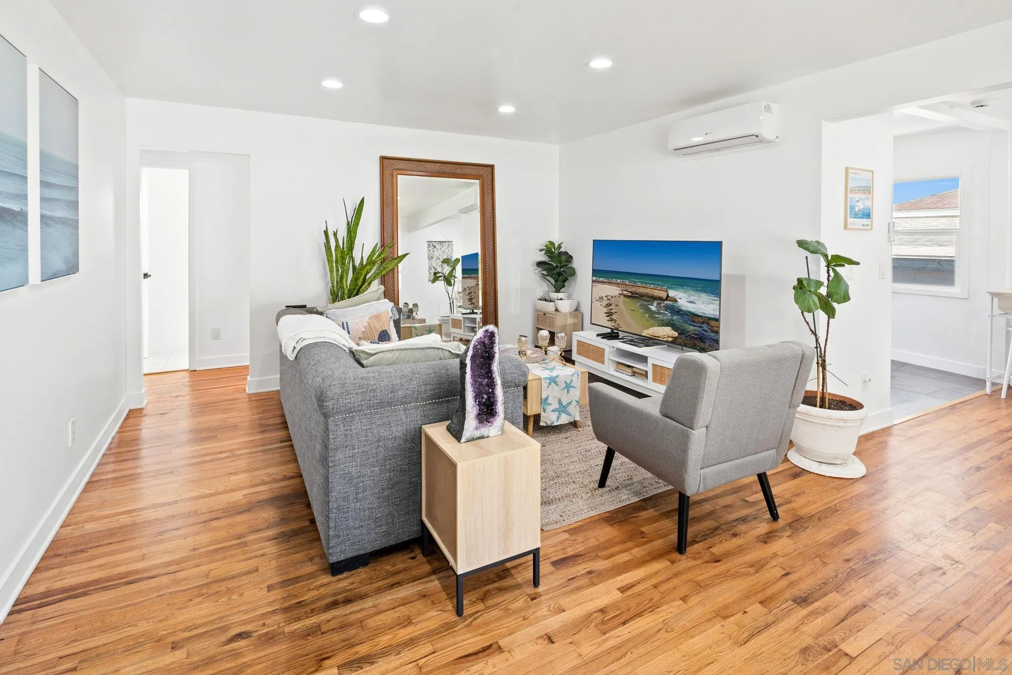 https://cdn.realtyfeed.com/cdn/127/260025337/51d0c1ca6d6696dc38bfb84942d2972d.webp