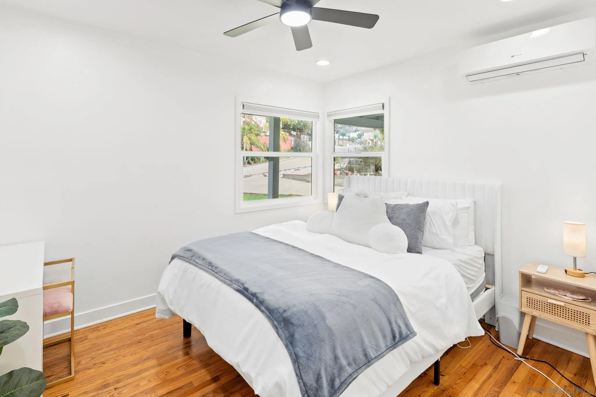 https://cdn.realtyfeed.com/cdn/127/260025337/c778920b4d98af471e04d46fe6fbfe3e.webp