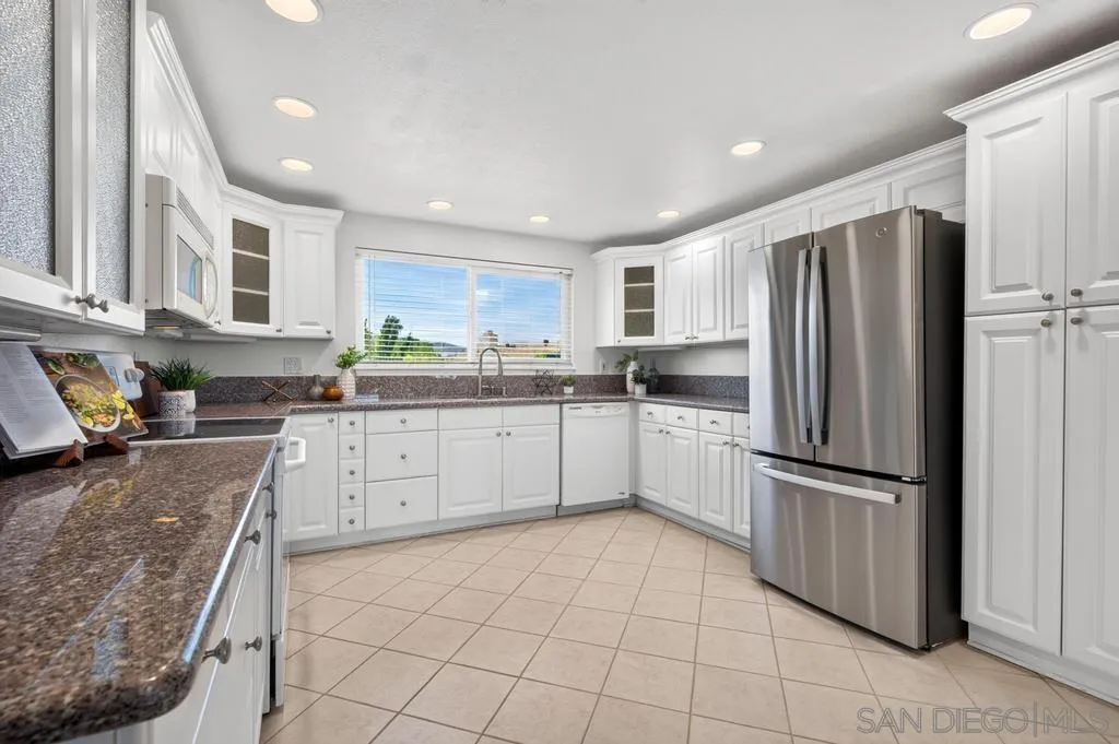 16749 Obispo Ln, San Diego, CA 92128