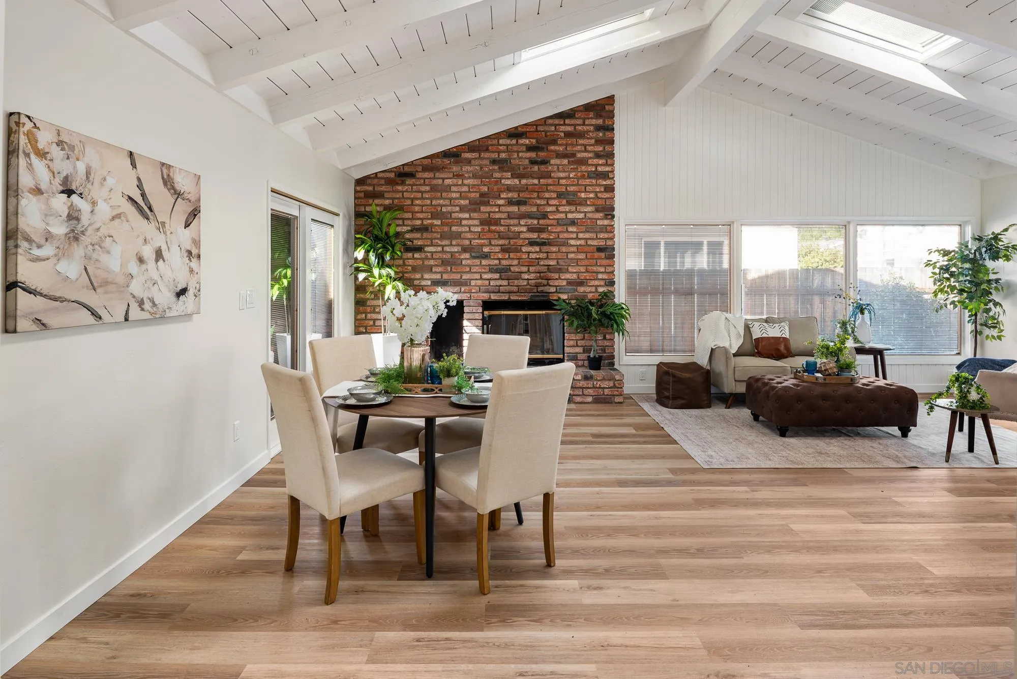 https://cdn.realtyfeed.com/cdn/127/260025343/05dfd2051f3c9c359b572f1949906d0a.webp
