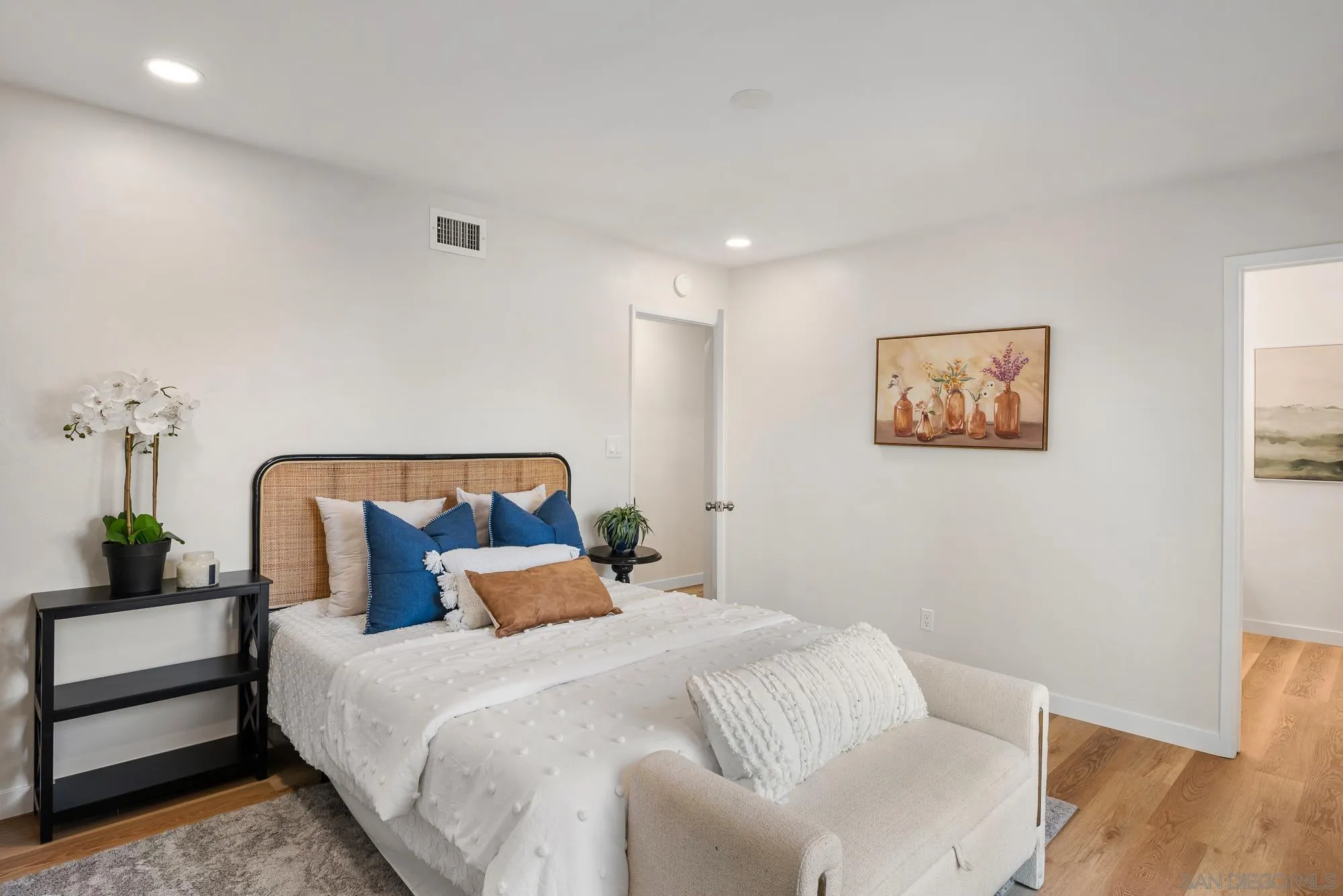 https://cdn.realtyfeed.com/cdn/127/260025343/2a954366b43e8a575c3c516a13387c2d.webp