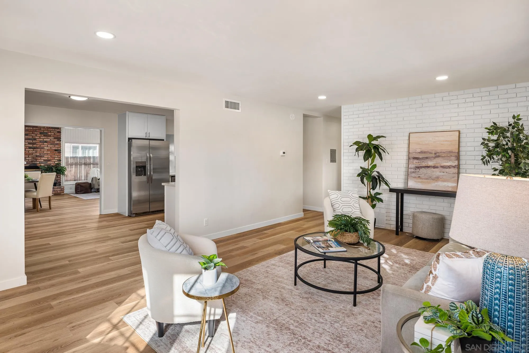 https://cdn.realtyfeed.com/cdn/127/260025343/4d41b30496def4a9fd2d689e035d692f.webp