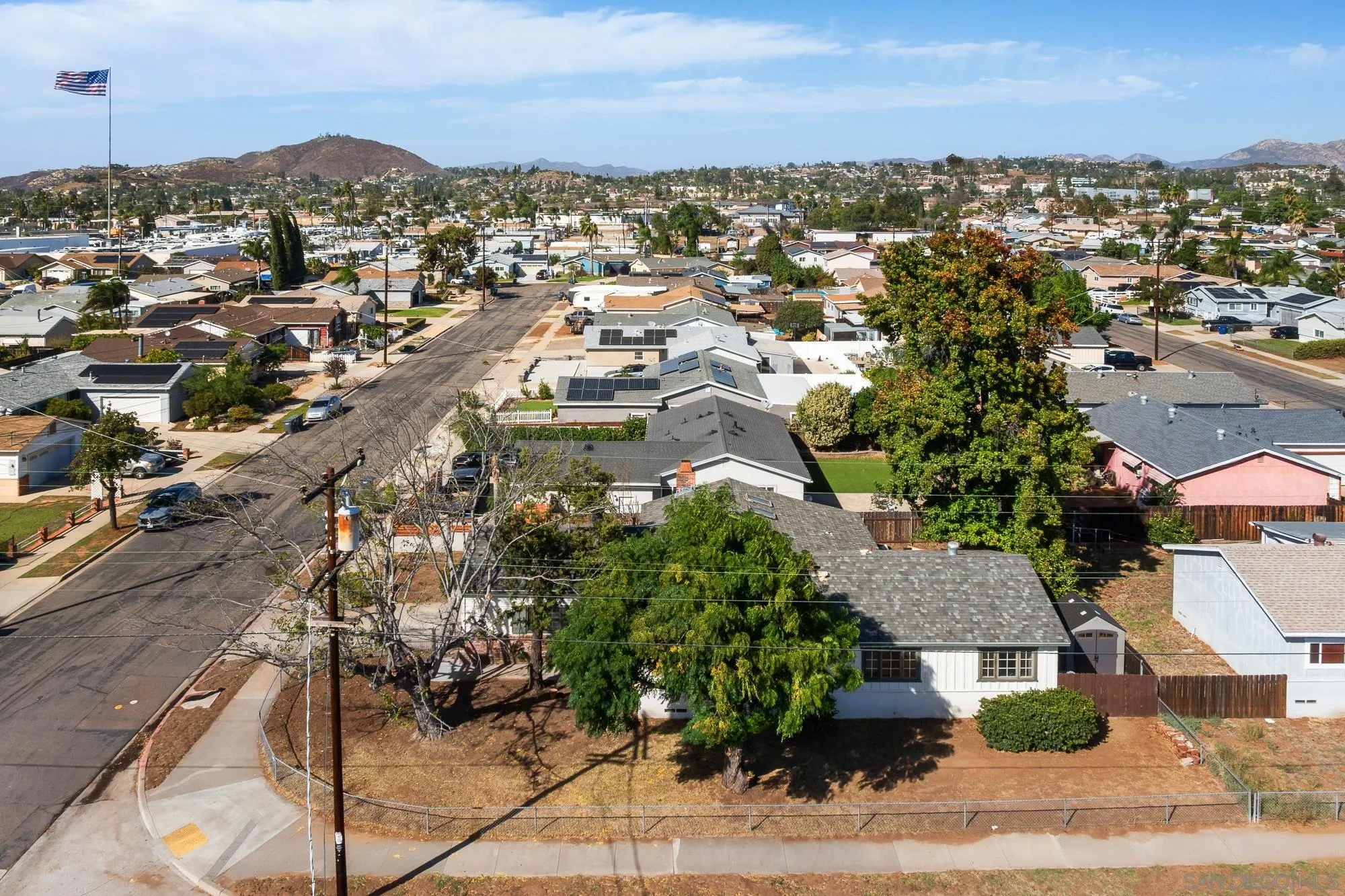 https://cdn.realtyfeed.com/cdn/127/260025343/5dbb121e8eb3e166a781233805c54511.webp