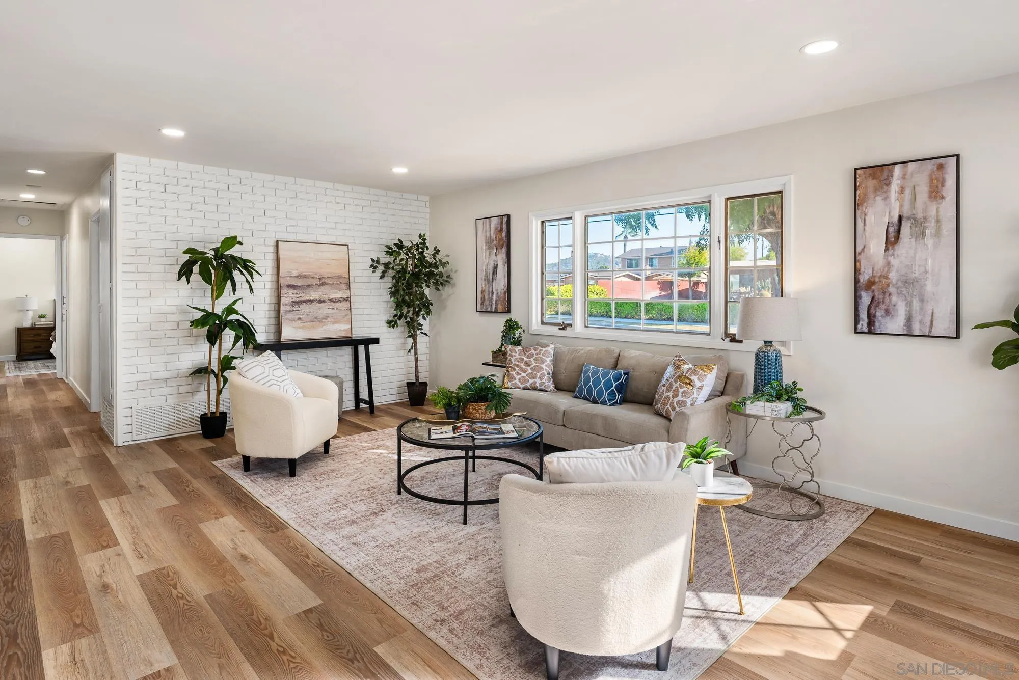 https://cdn.realtyfeed.com/cdn/127/260025343/73b4cf4dc3f4a9104d447738a3e8e4cb.webp