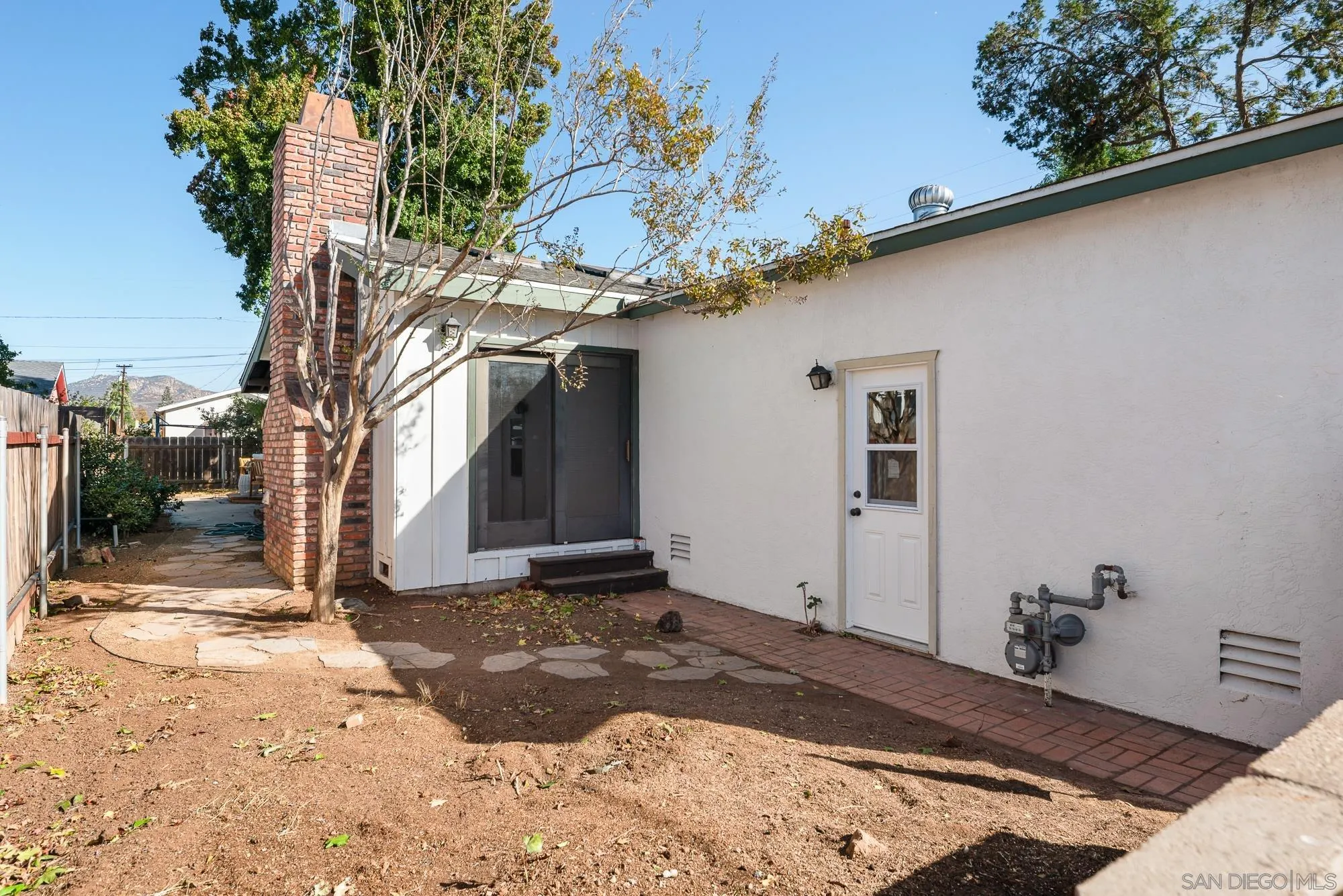 https://cdn.realtyfeed.com/cdn/127/260025343/b963ea4ccd61c3b18647d2f95b5f9360.webp