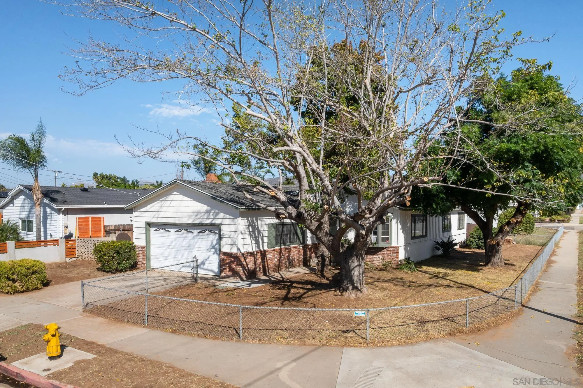 https://cdn.realtyfeed.com/cdn/127/260025343/b98a8f81000e71db21116c4ff00f0e3c.webp