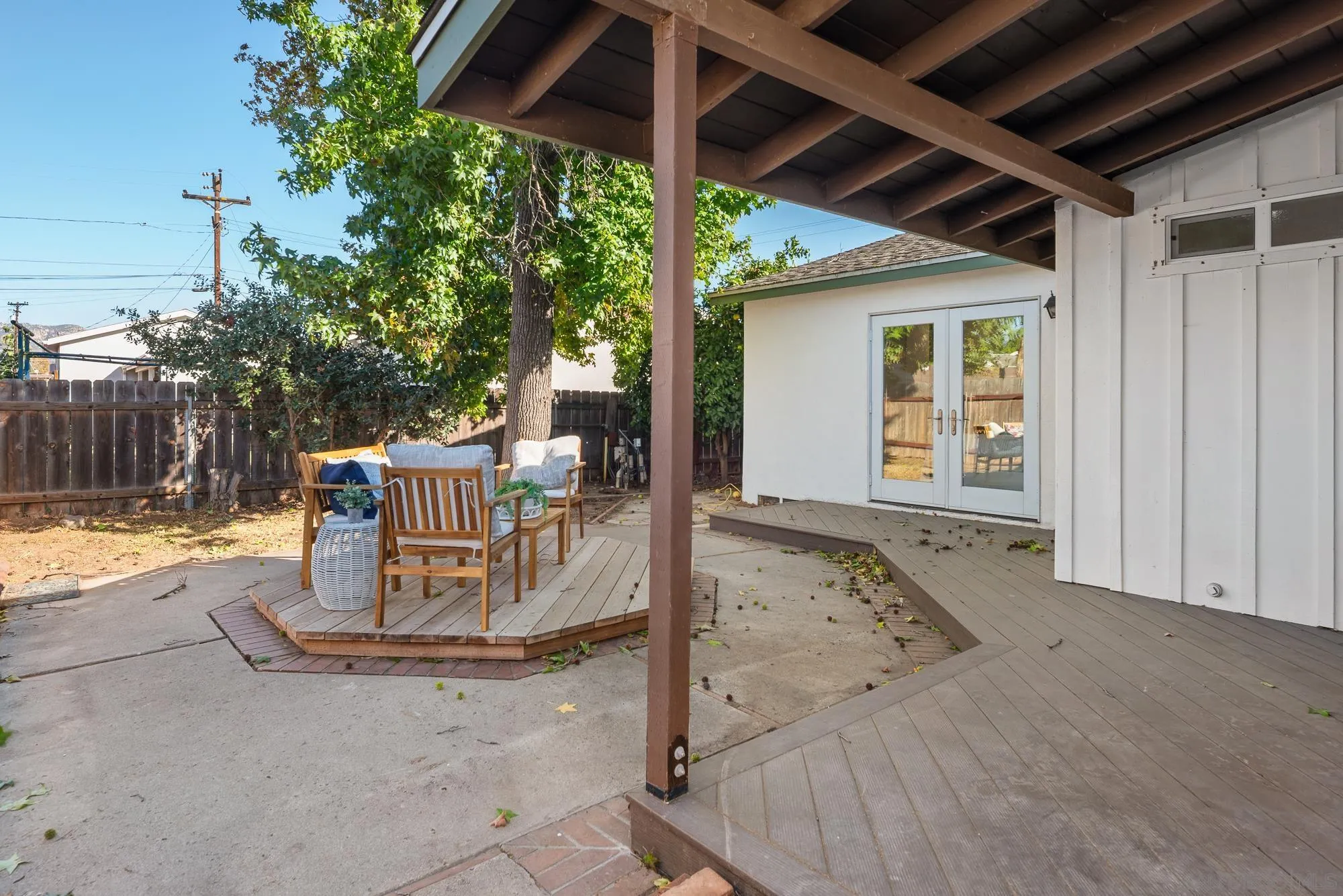 https://cdn.realtyfeed.com/cdn/127/260025343/b9e53b853157169f913495dd61583e2d.webp