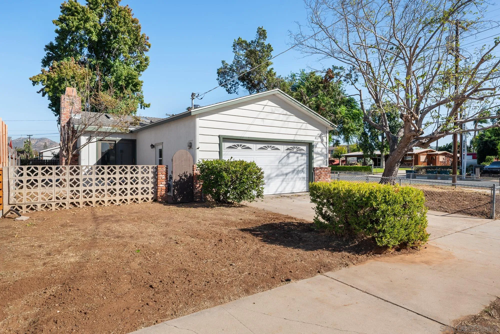 https://cdn.realtyfeed.com/cdn/127/260025343/df2811d15eae041ad2521e9cec44c33b.webp