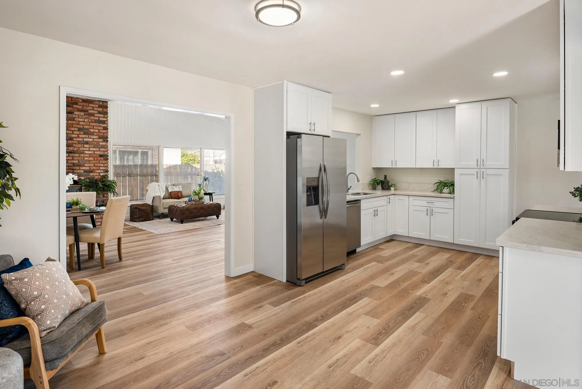 https://cdn.realtyfeed.com/cdn/127/260025343/f901bc570dc93894bd3a252ccad42801.webp
