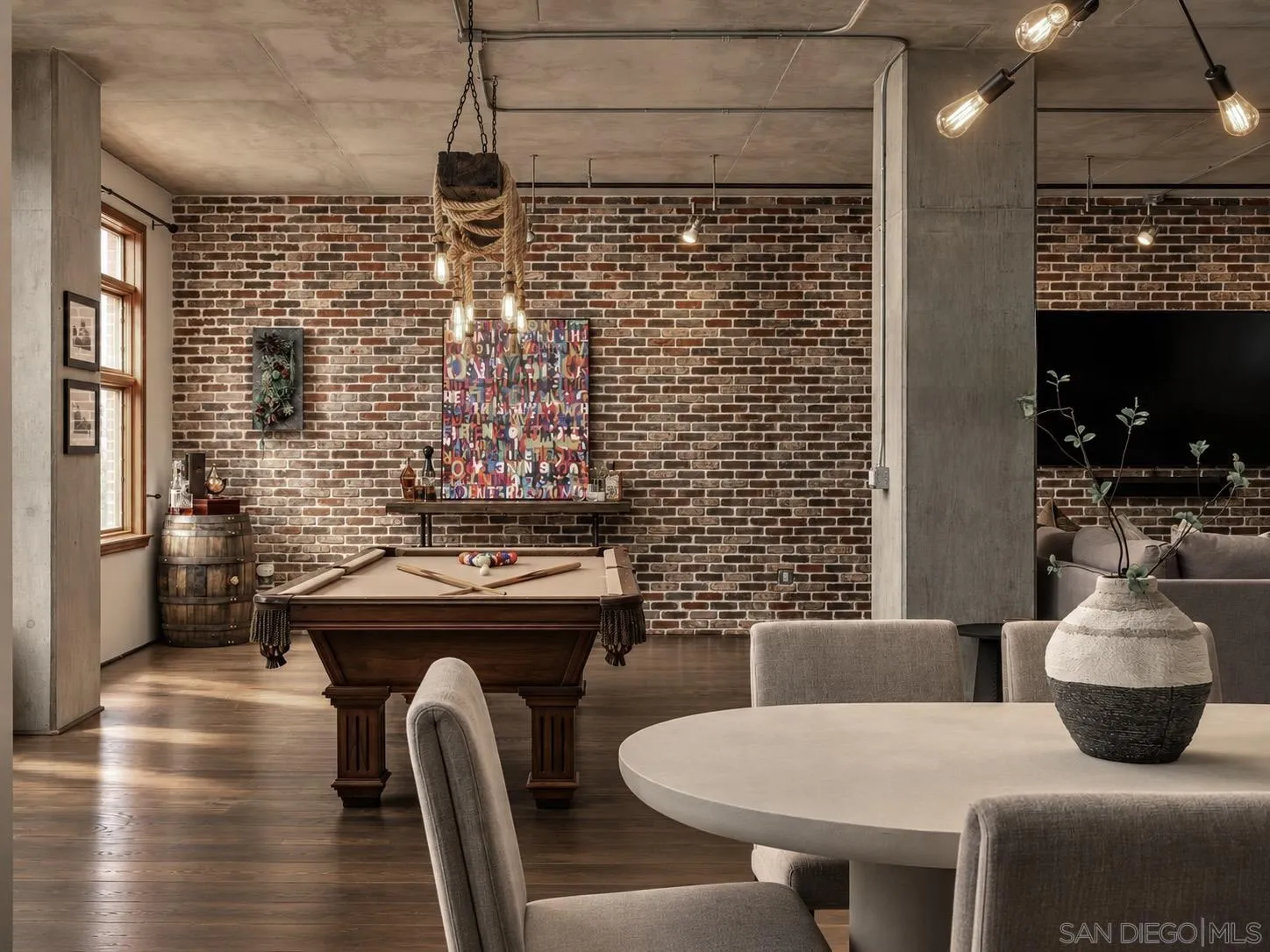 https://cdn.realtyfeed.com/cdn/127/260025345/bb7d4a2ab0549ccbb264344e6d2da847.webp
