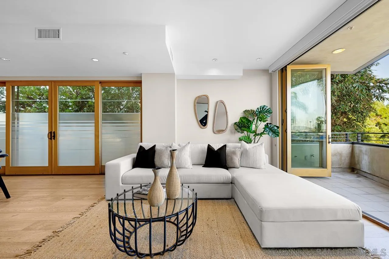 https://cdn.realtyfeed.com/cdn/127/260025353/27187ac3fa4ec247f3576cc8399b8903.webp