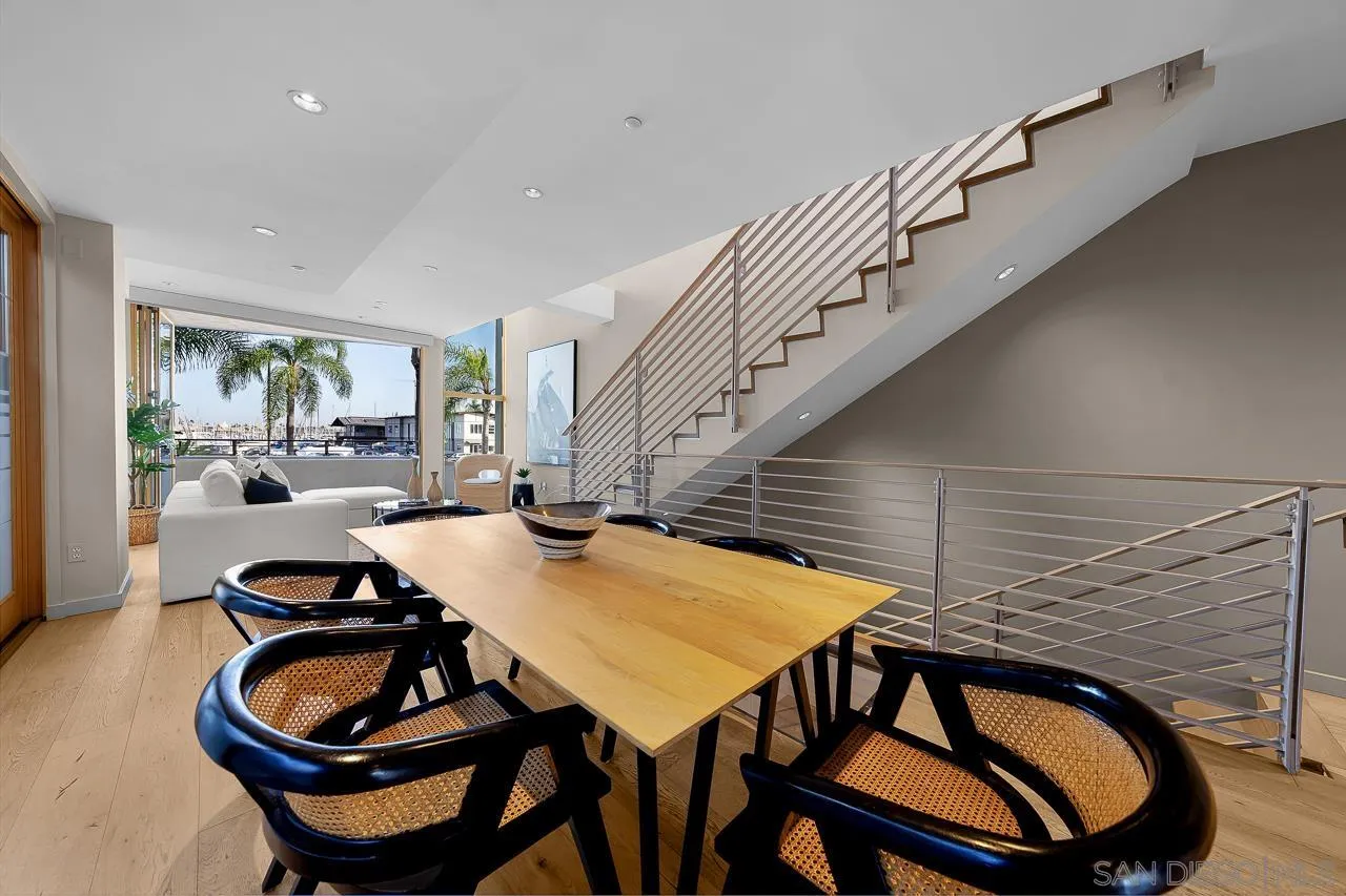 https://cdn.realtyfeed.com/cdn/127/260025353/3ccf3ab2e4aba2c2ac8560ba819e3e26.webp