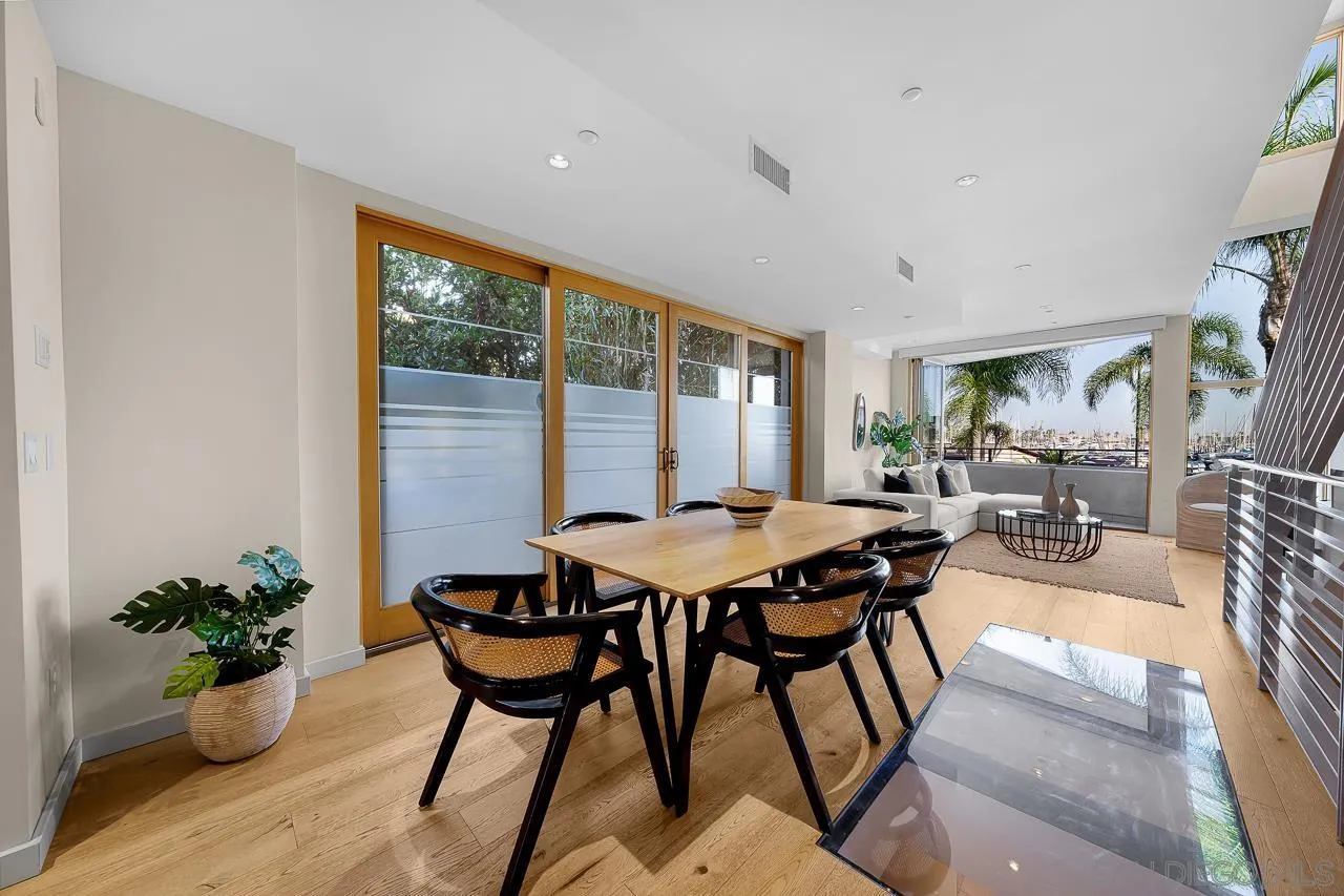 https://cdn.realtyfeed.com/cdn/127/260025353/3e0c43cb3d21fe522090bfd0c0921d4f.webp