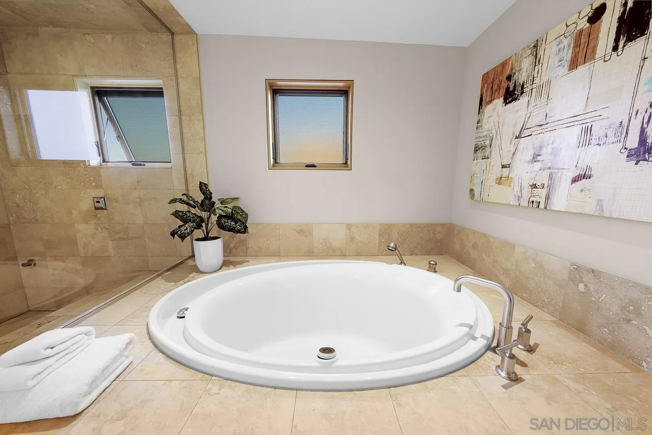 https://cdn.realtyfeed.com/cdn/127/260025353/aec3bc3f3737270ebeb560e1dae338d9.webp
