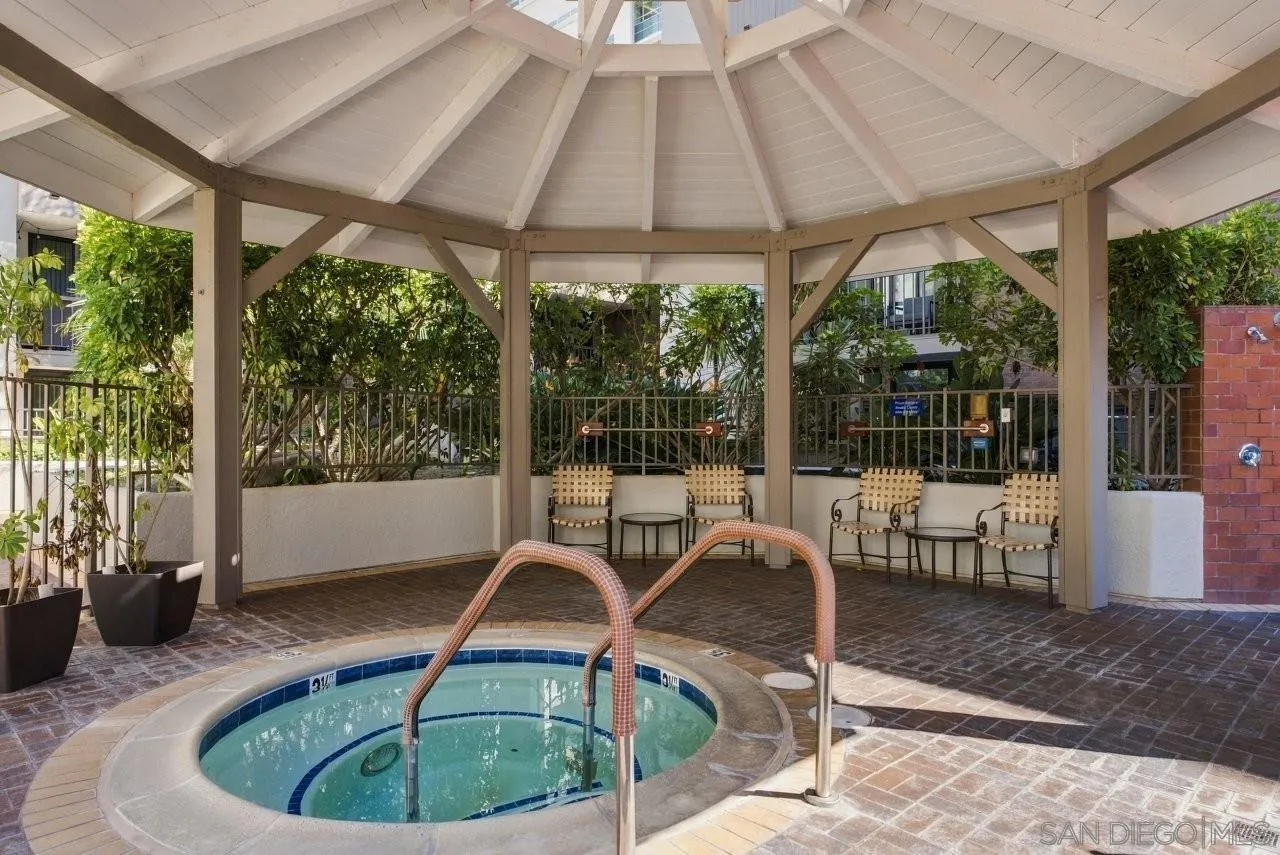 https://cdn.realtyfeed.com/cdn/127/260025355/3c0db55391986cc89fead7fe1ae82532.webp